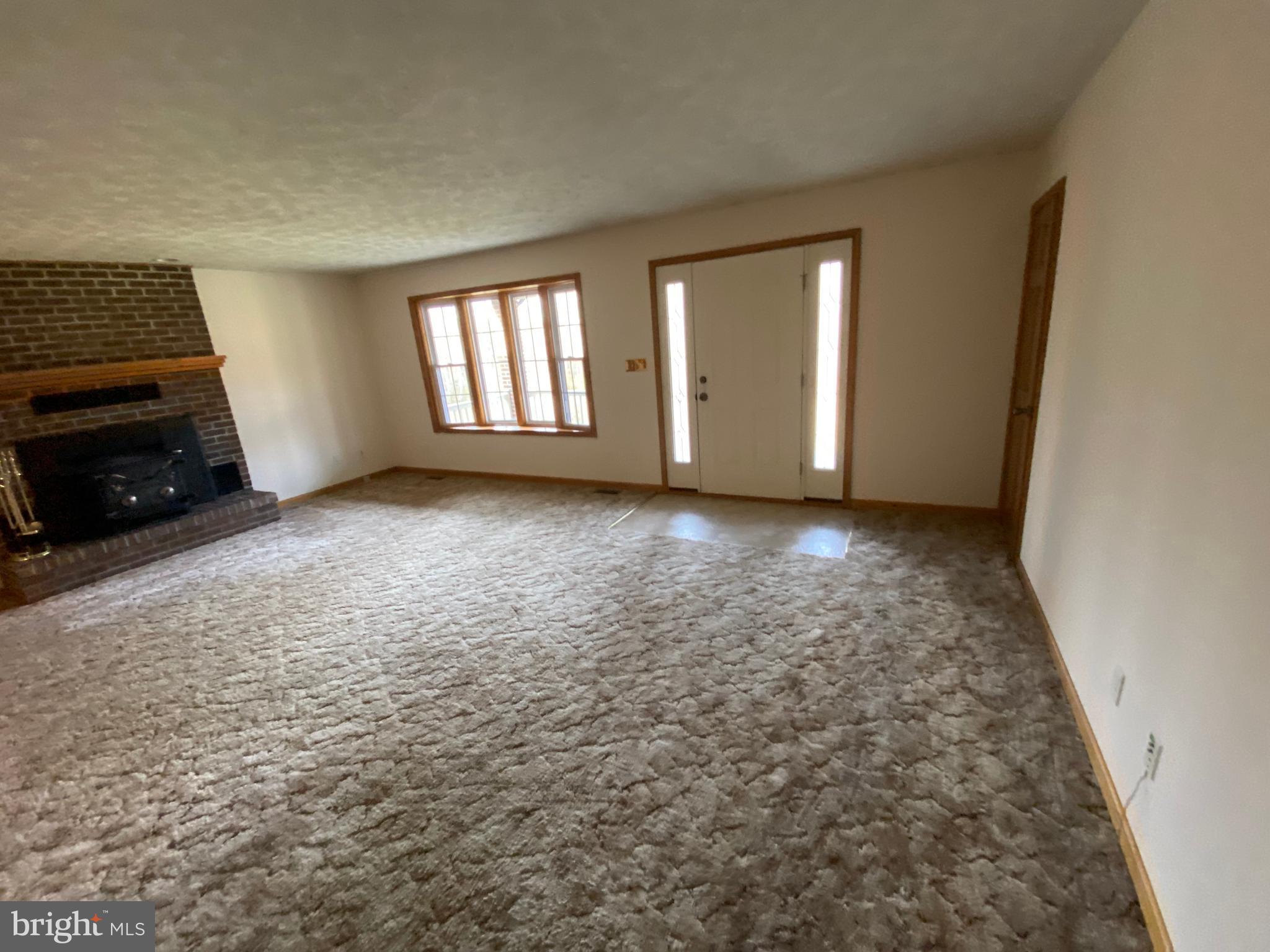 MOUNTAIN VIEW ACRES - Residential