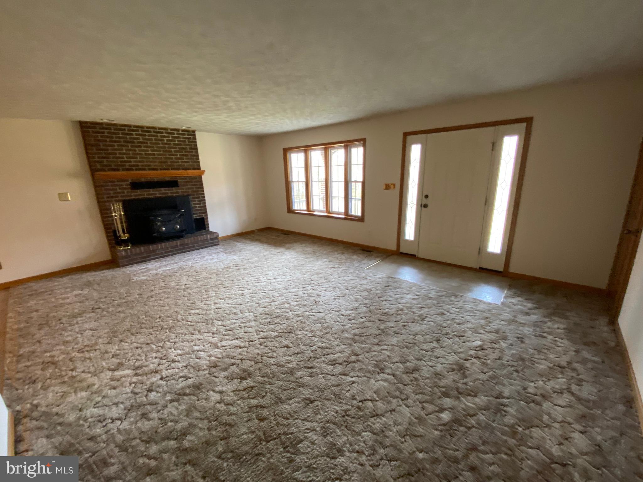 MOUNTAIN VIEW ACRES - Residential