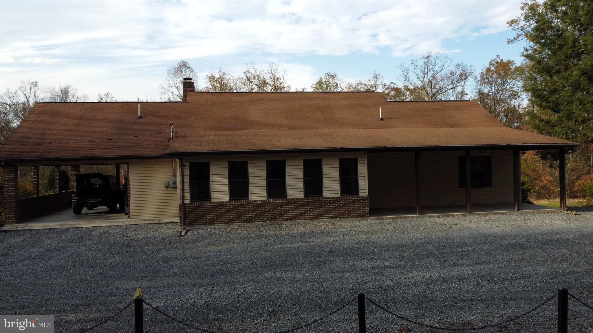 MOUNTAIN VIEW ACRES - Residential