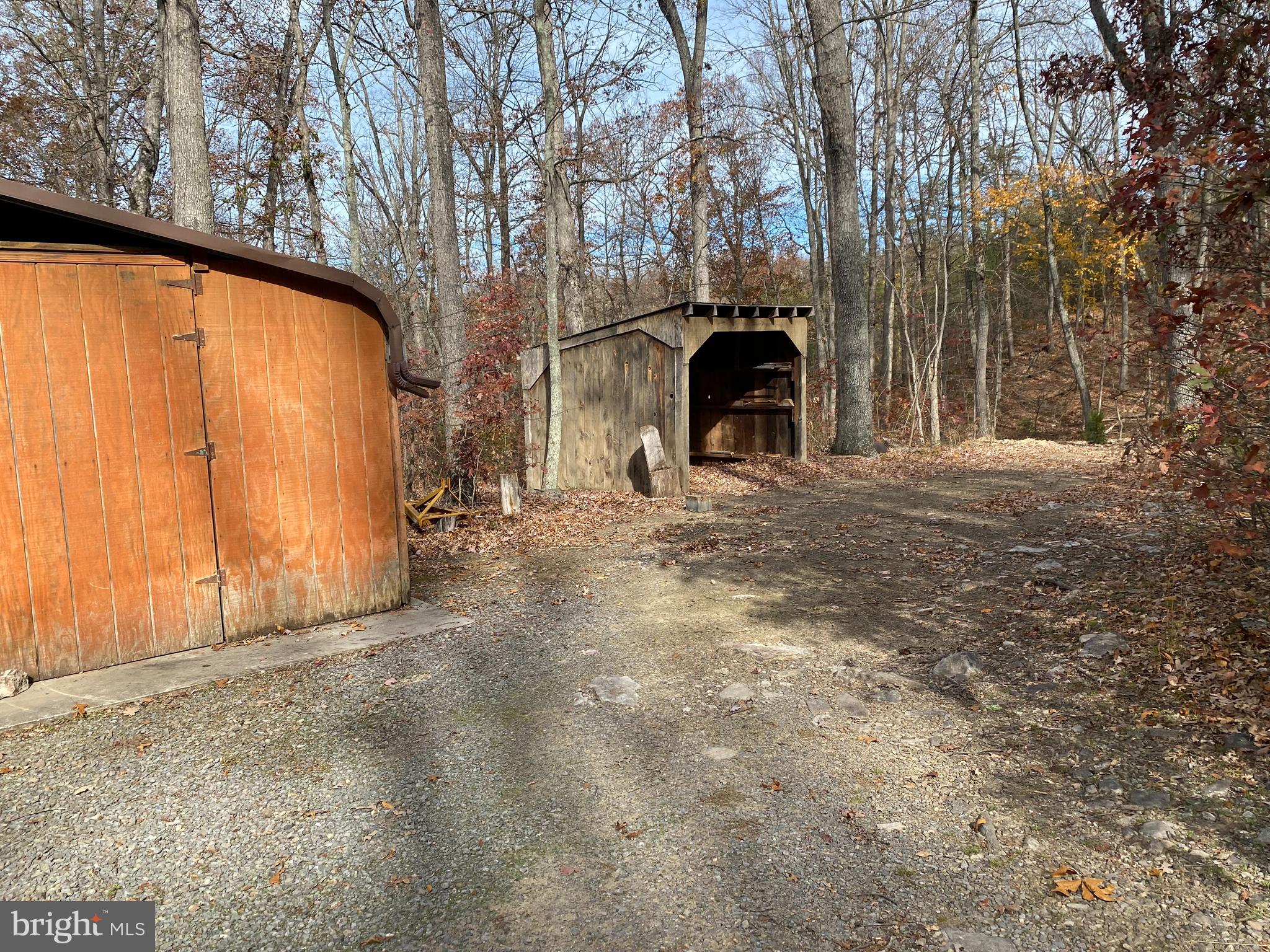 MOUNTAIN VIEW ACRES - Residential