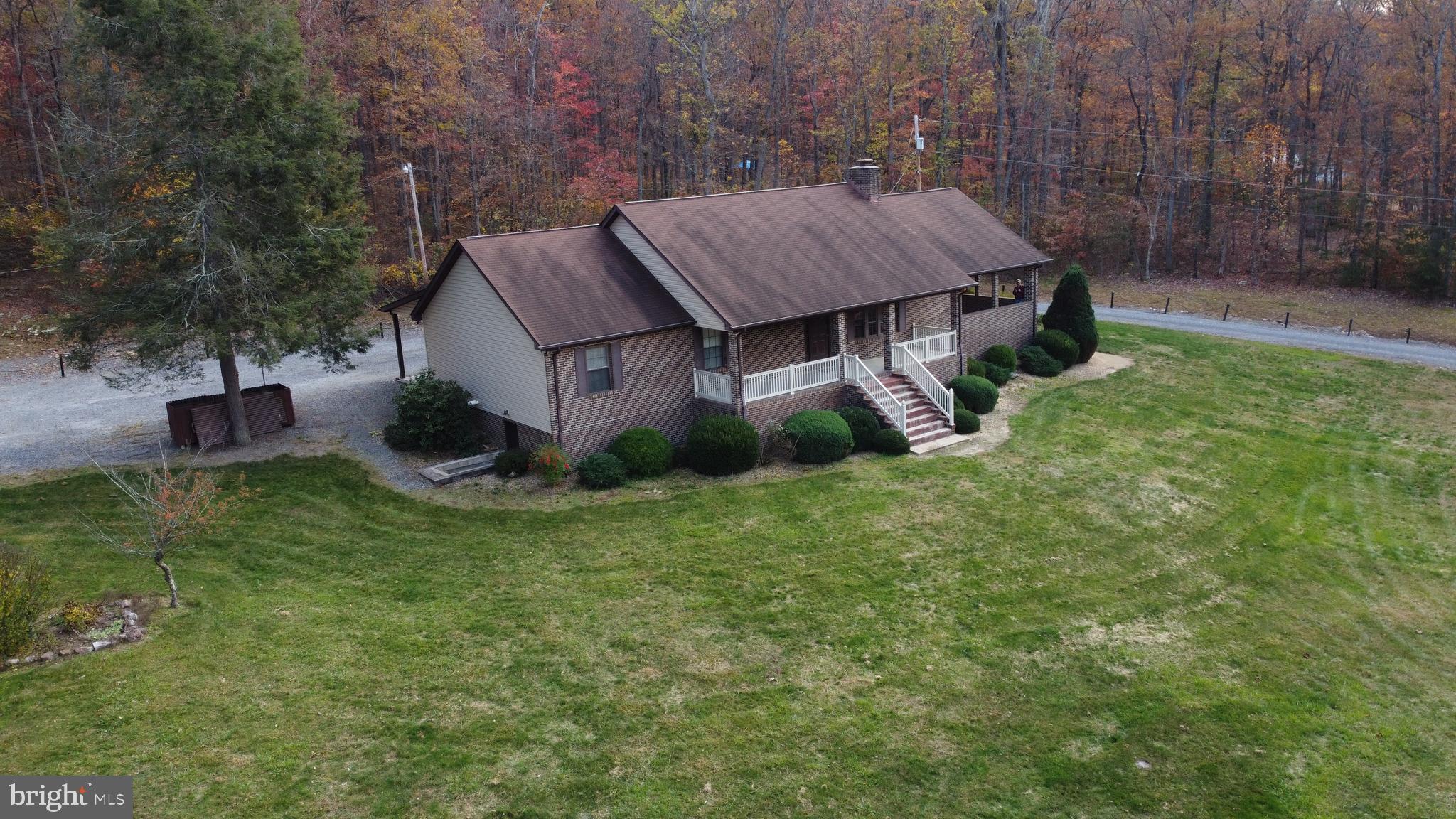 MOUNTAIN VIEW ACRES - Residential