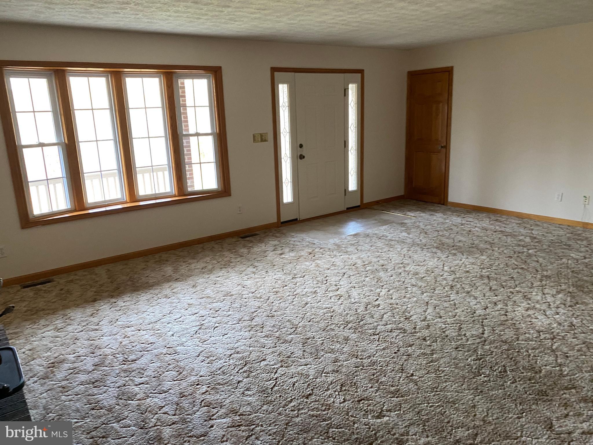 MOUNTAIN VIEW ACRES - Residential