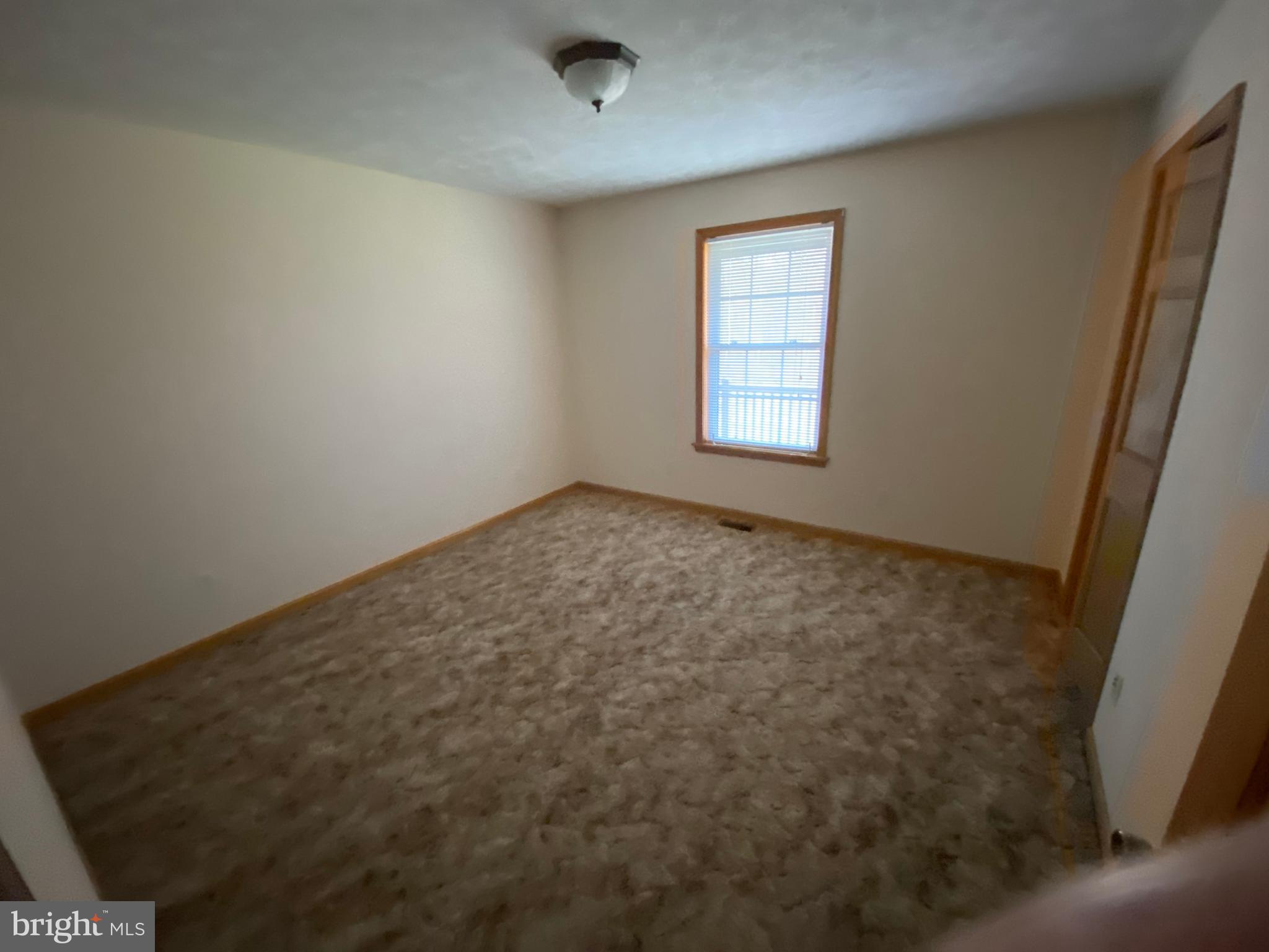 MOUNTAIN VIEW ACRES - Residential