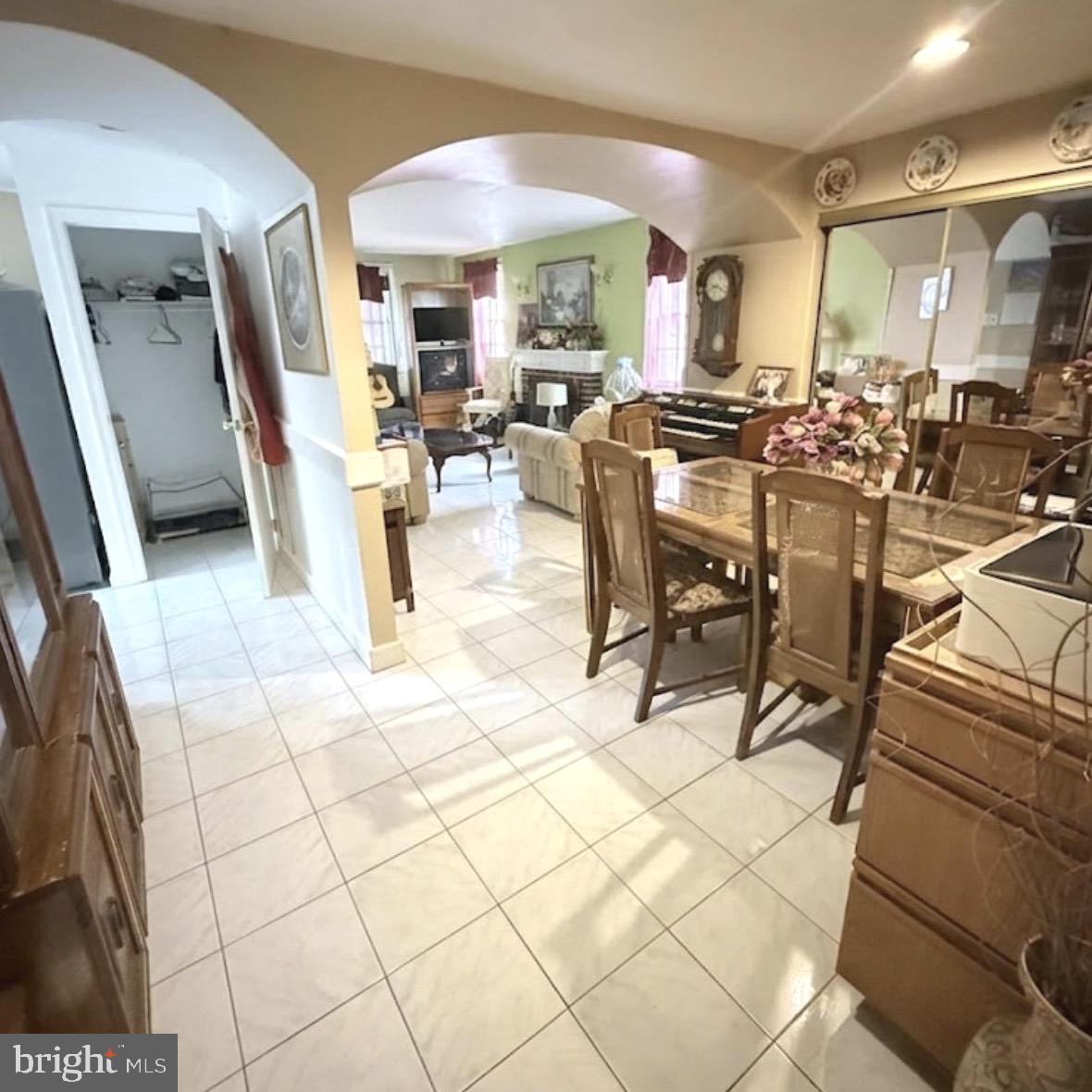 BEVERLY BOULEVARD - Residential