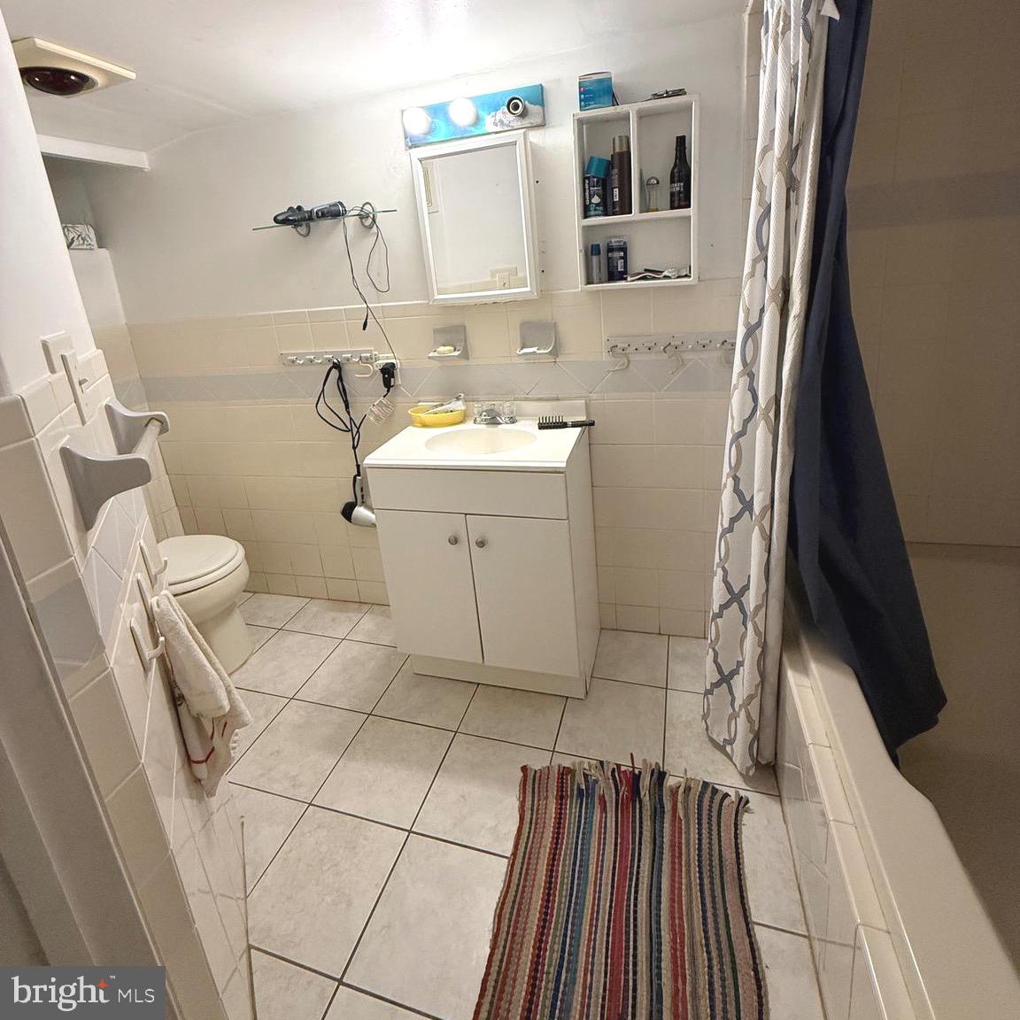 BEVERLY BOULEVARD - Residential