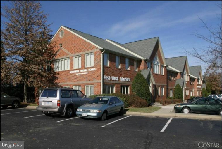 11094 MAIN STREET D103