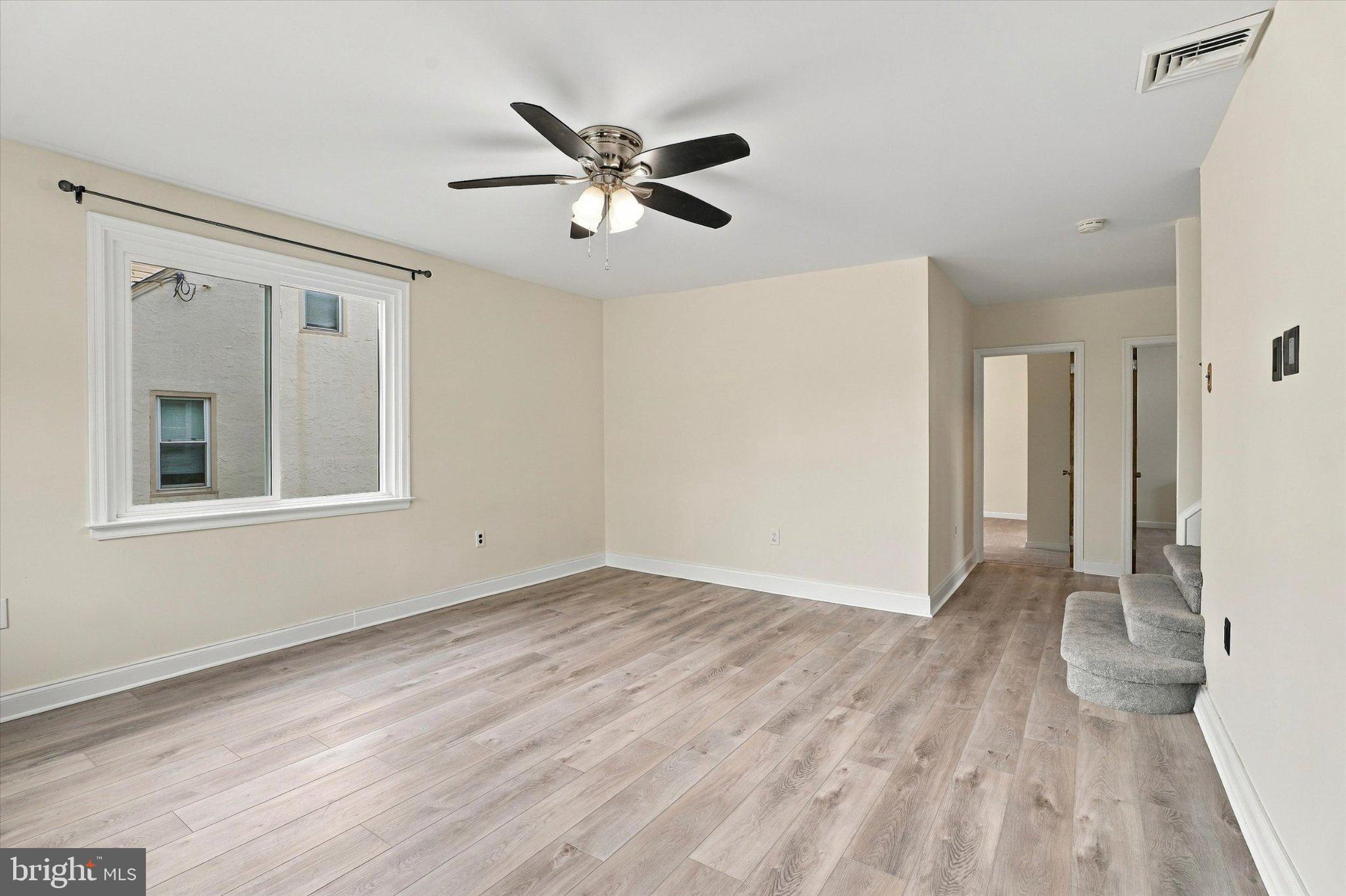 1509 COLWELL LANE