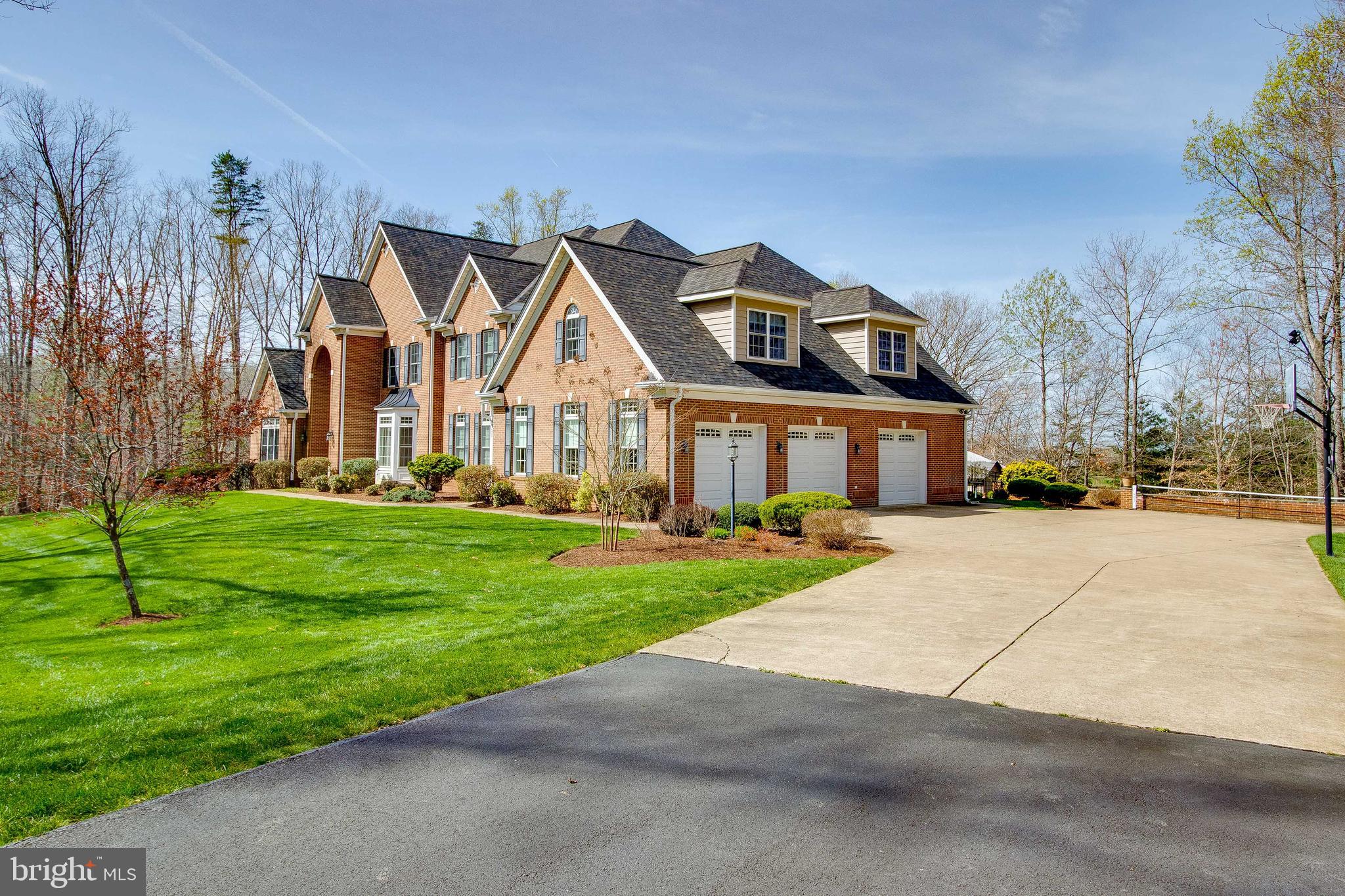 WINDSOR ESTATES - Residential