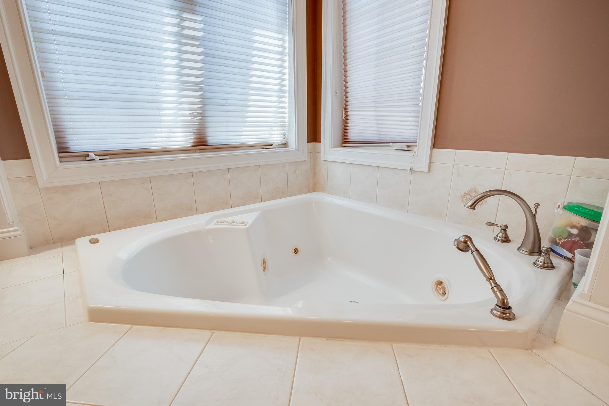 WINDSOR ESTATES - Residential