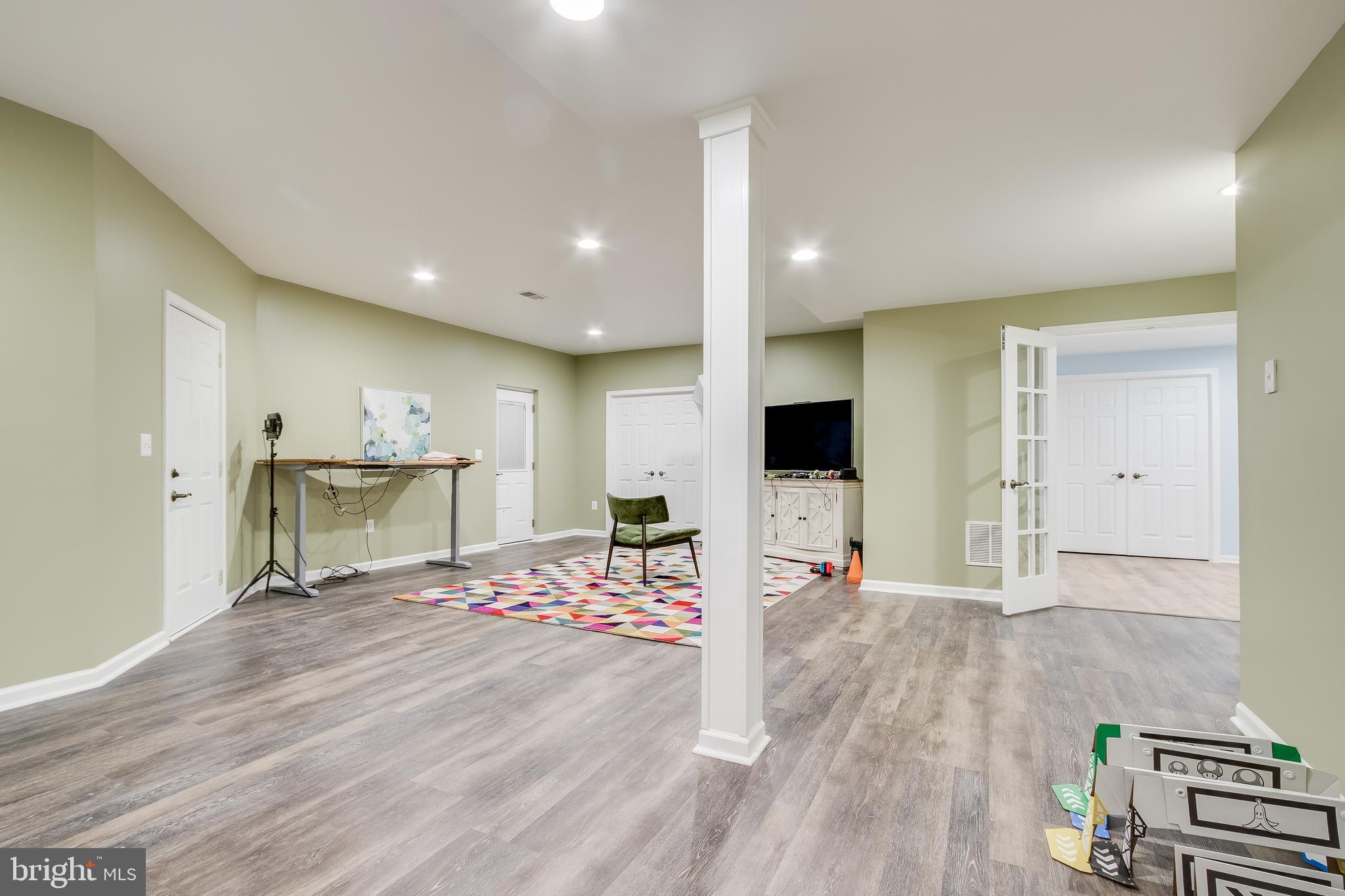 WINDSOR ESTATES - Residential