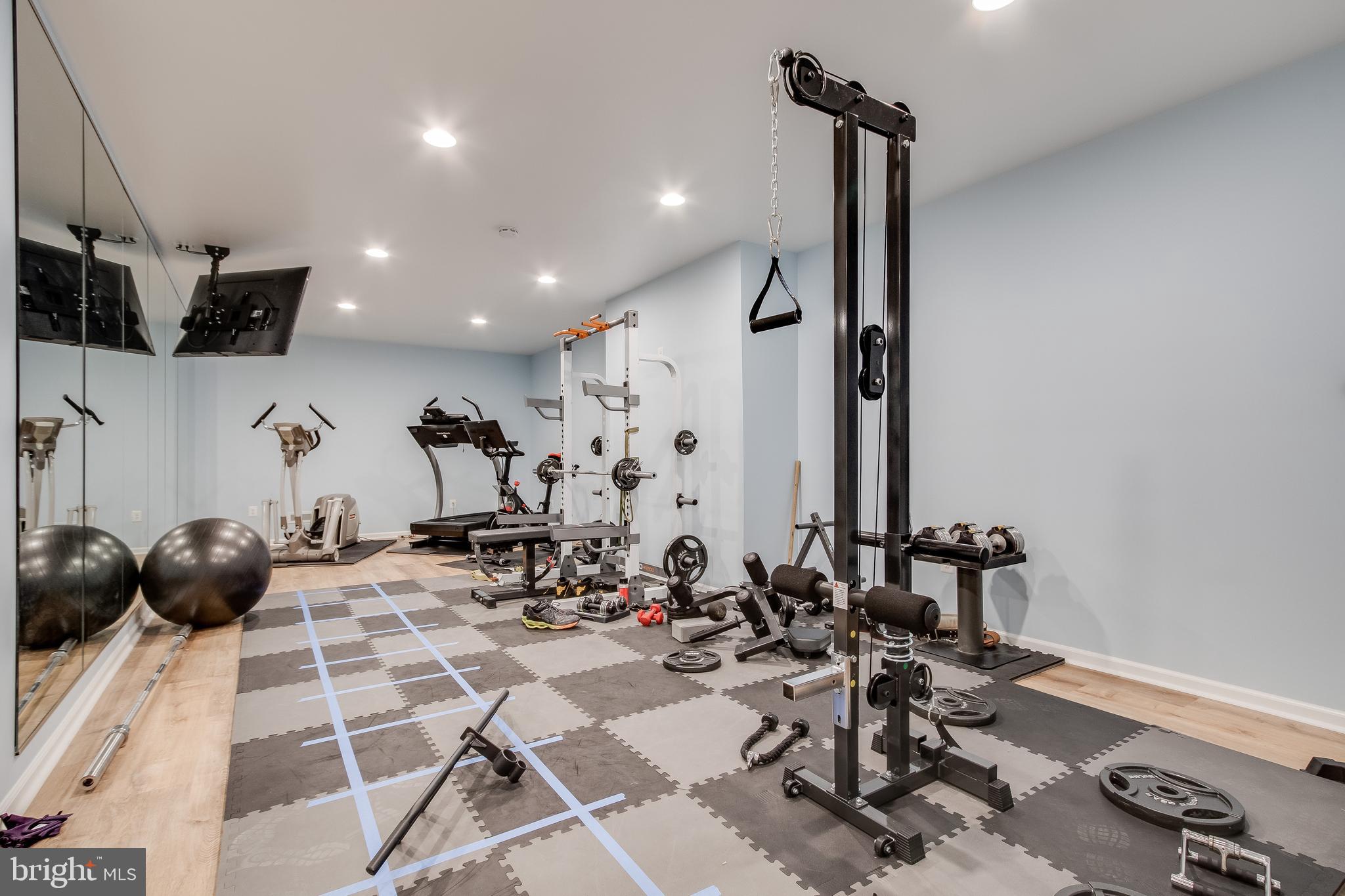 WINDSOR ESTATES - Residential