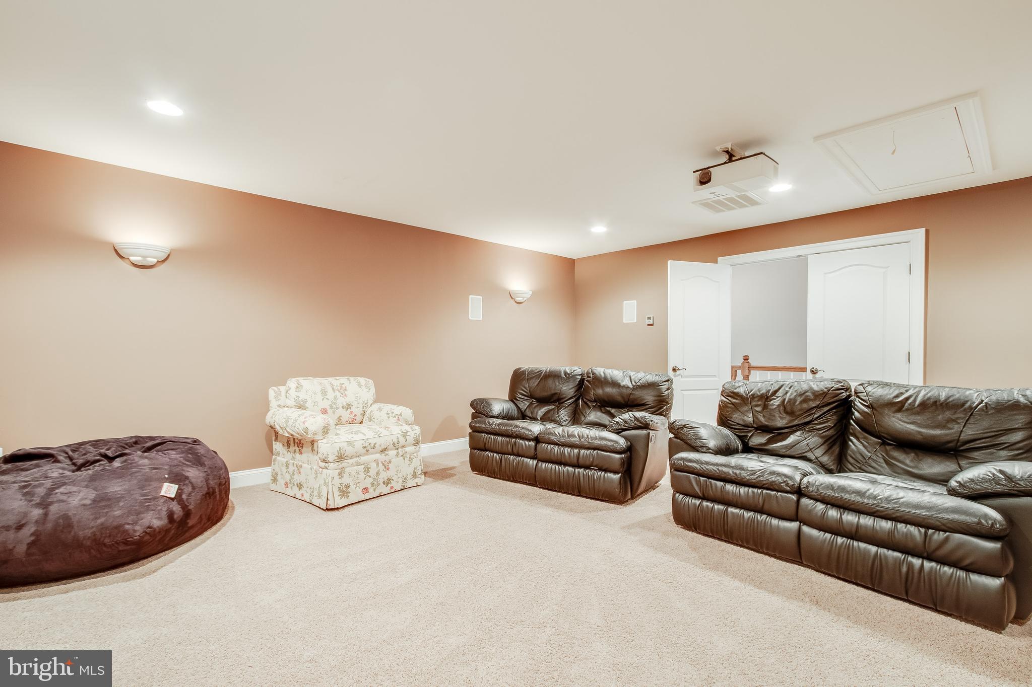 WINDSOR ESTATES - Residential