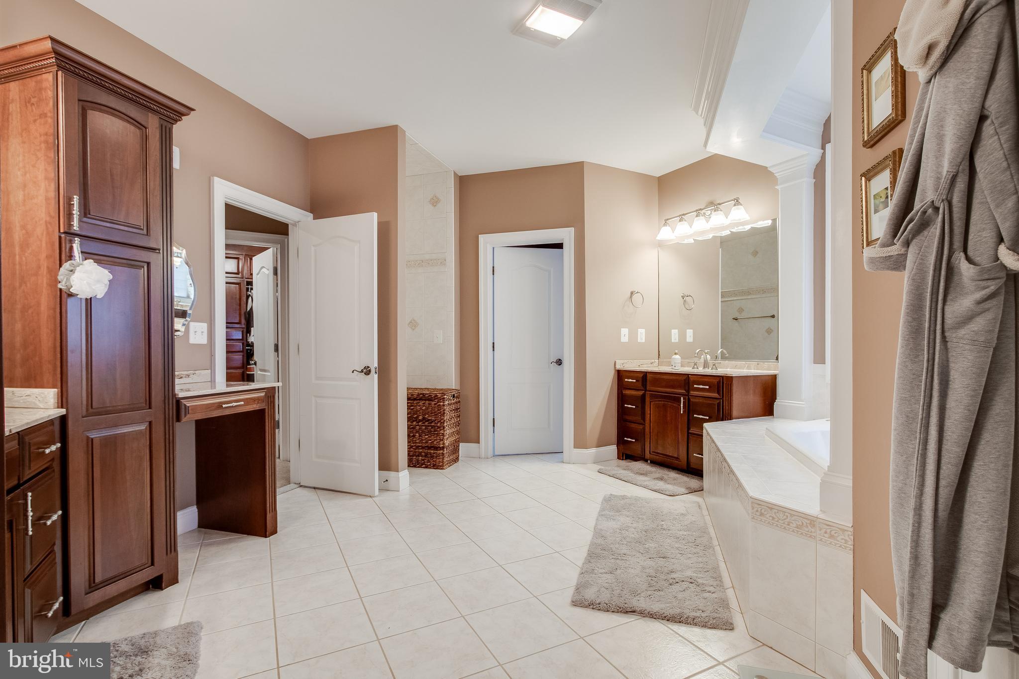 WINDSOR ESTATES - Residential