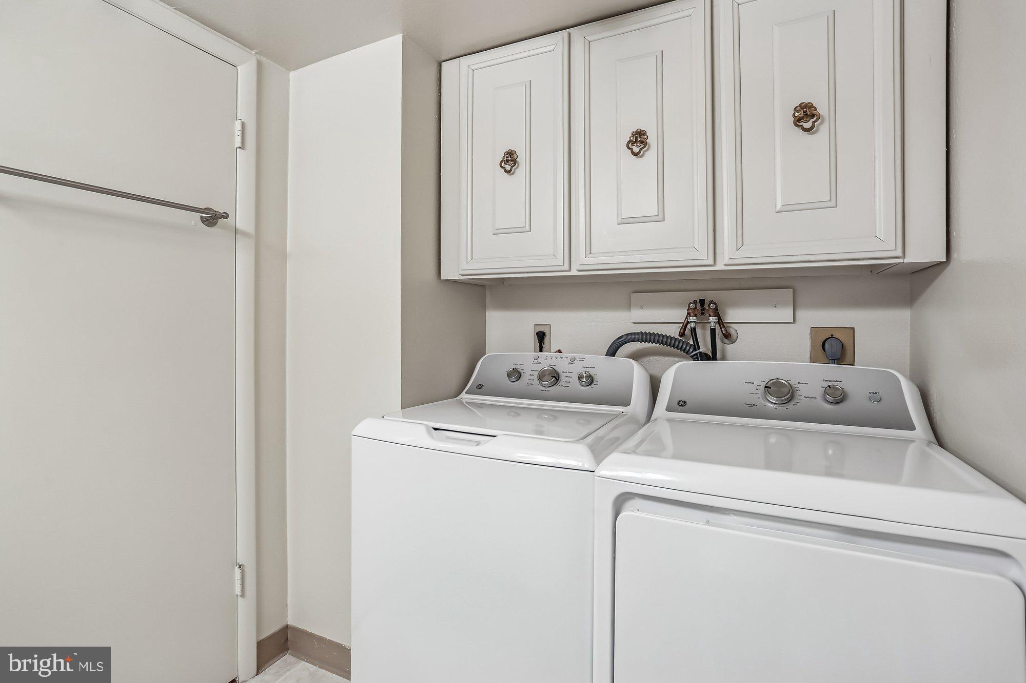 LEISURE WORLD - Residential