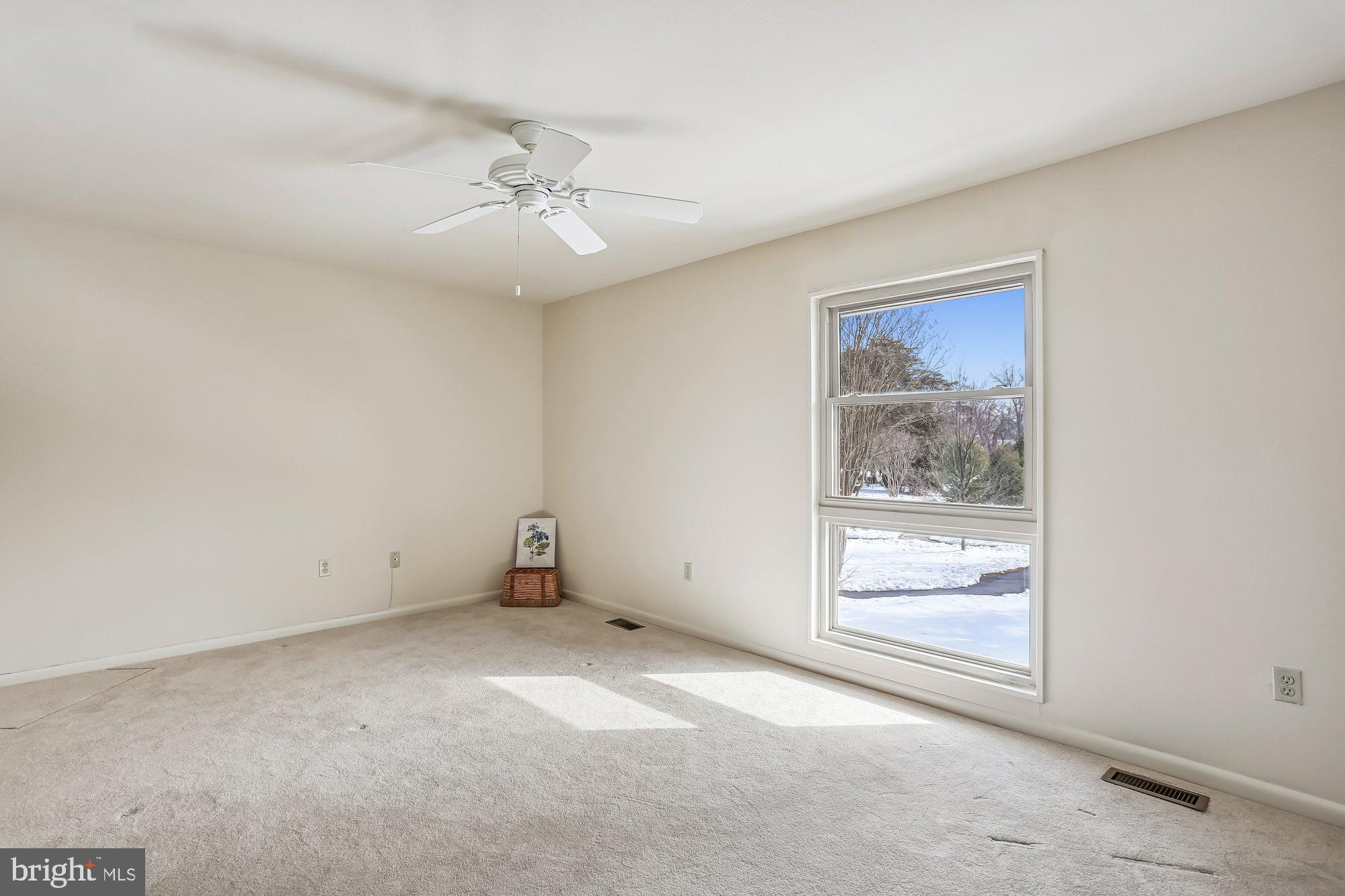 LEISURE WORLD - Residential