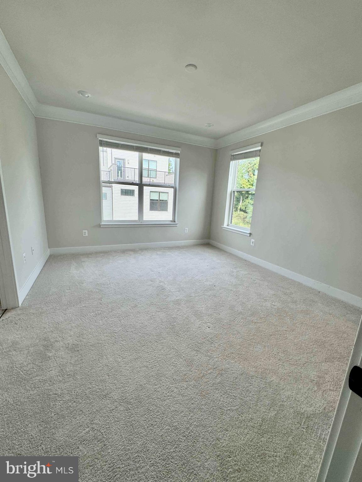 MEDFIELD - Residential