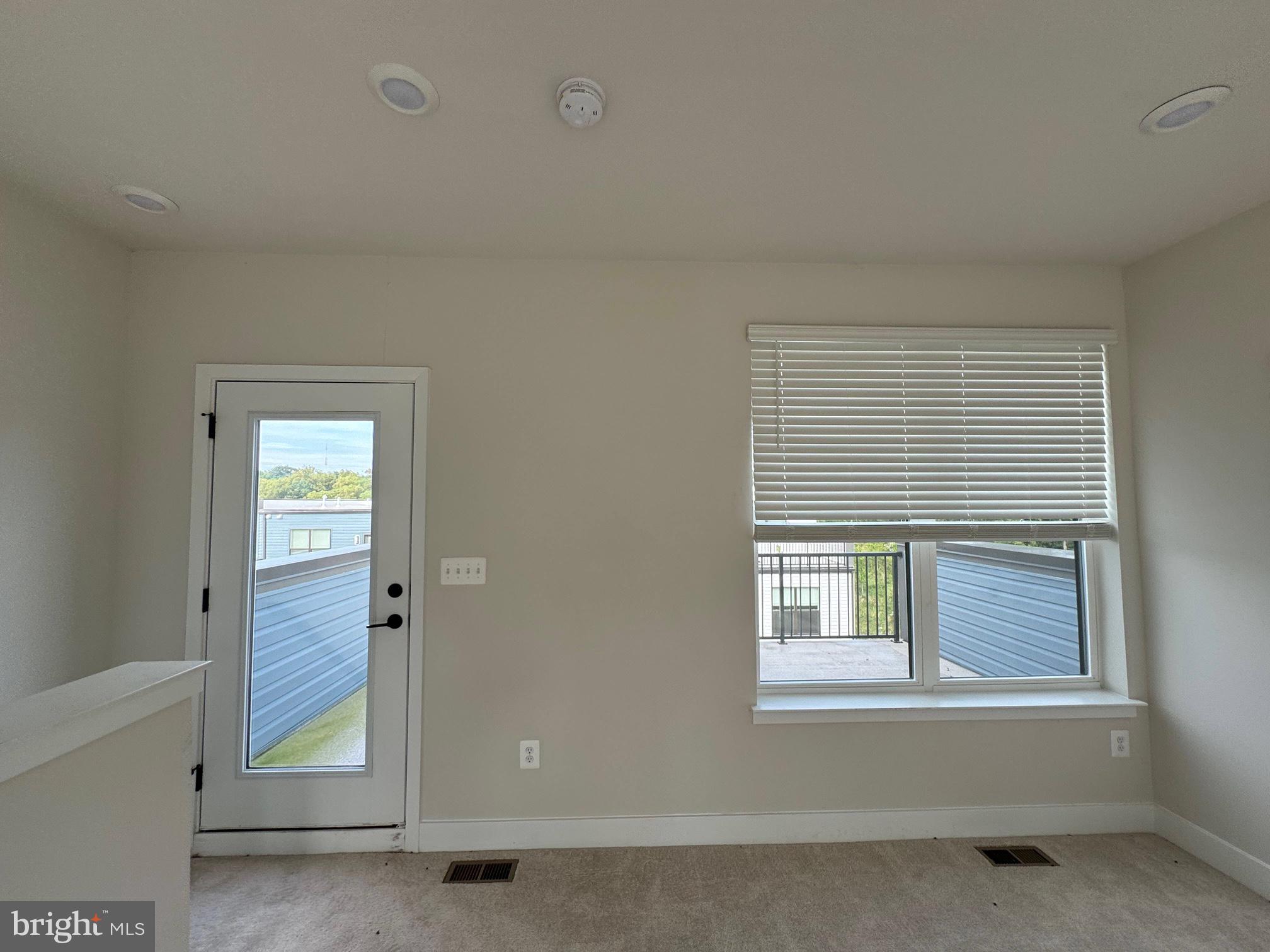 MEDFIELD - Residential