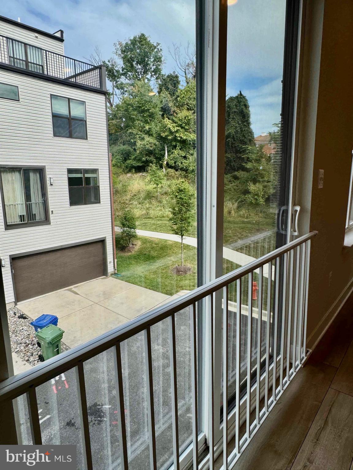 MEDFIELD - Residential