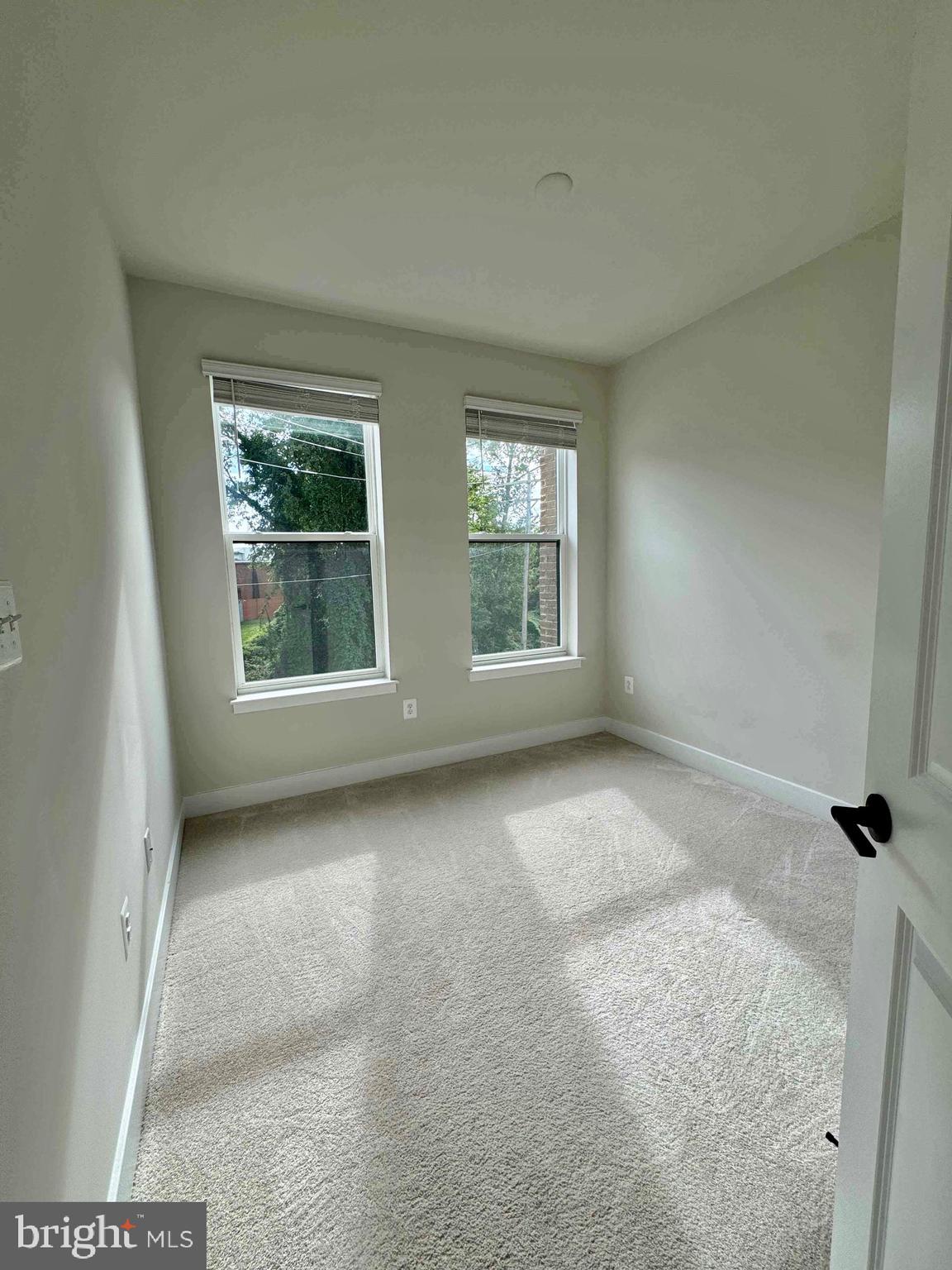 MEDFIELD - Residential