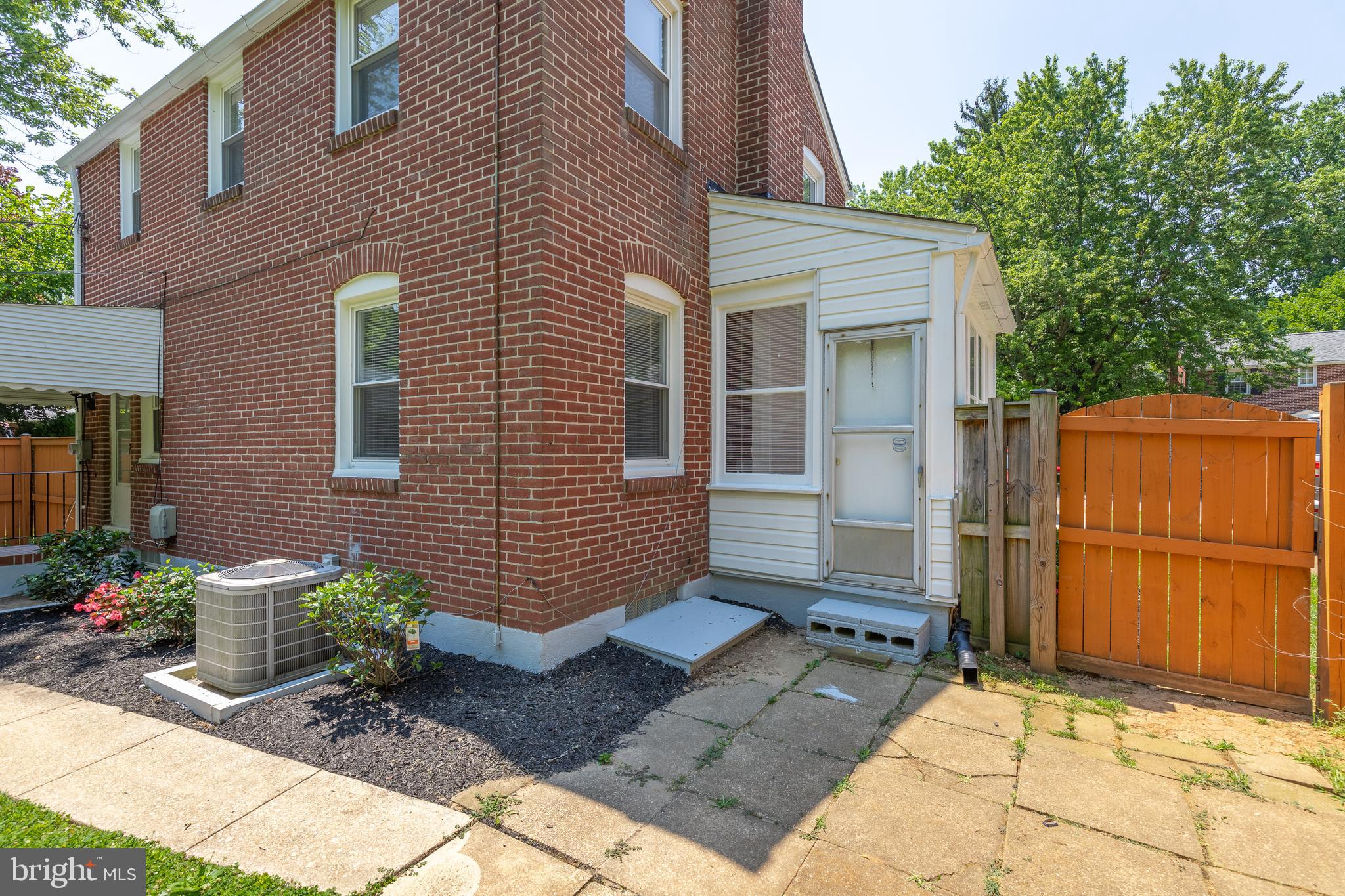 WINDSOR MILL - Residential