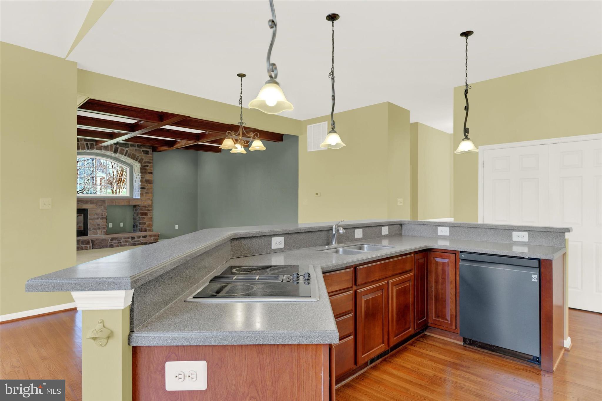 LORINS PRIDE - Residential