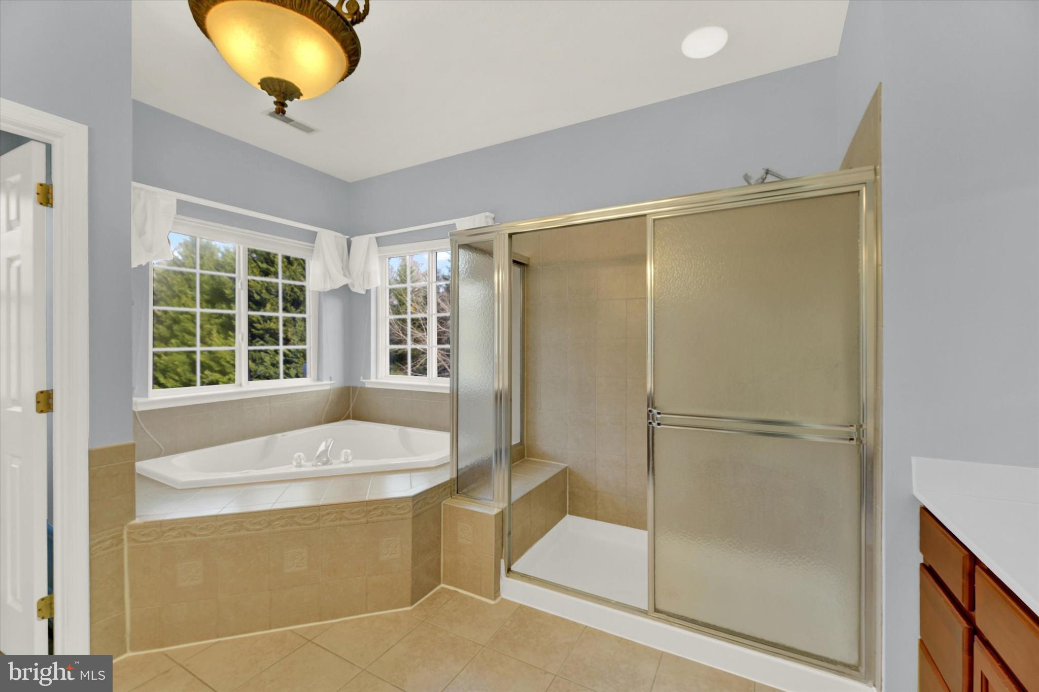 LORINS PRIDE - Residential