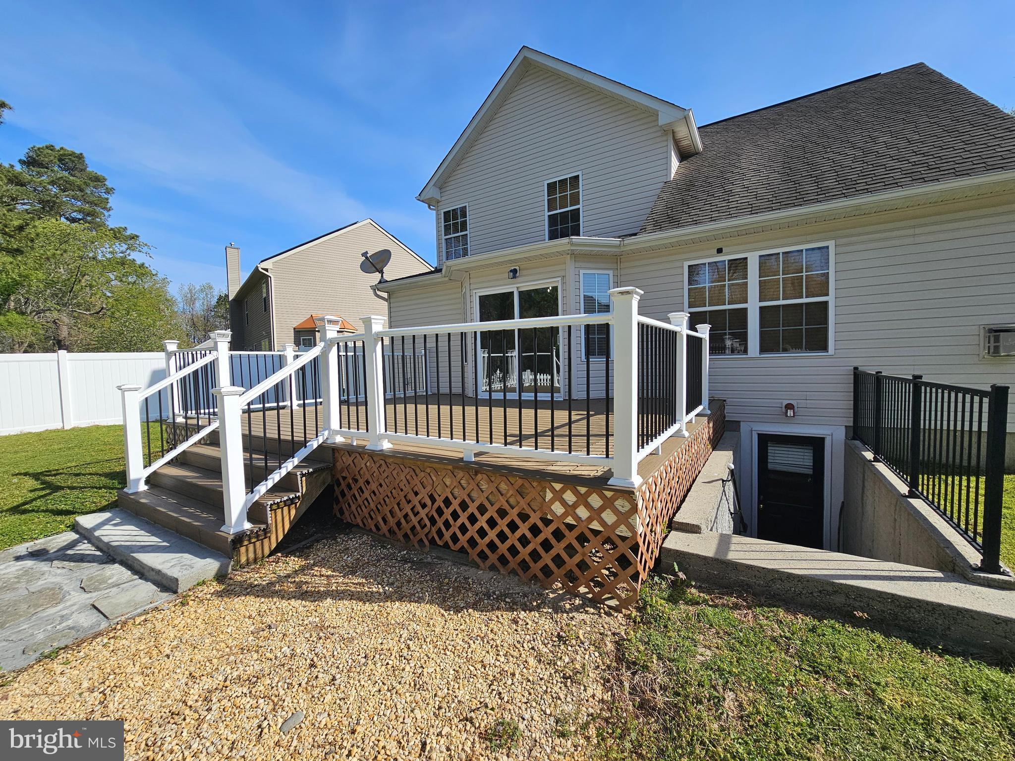 HARBOR POINTE - Residential