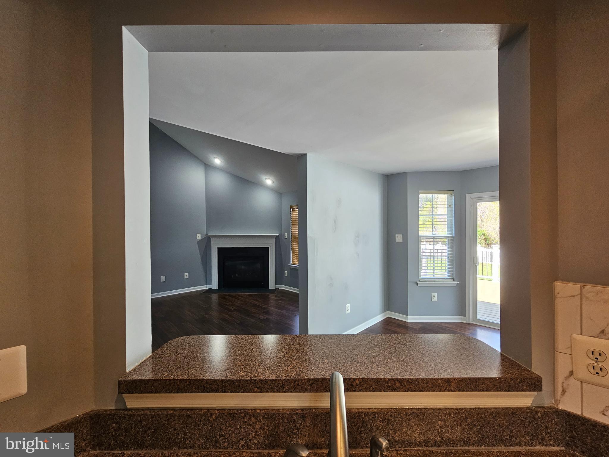 HARBOR POINTE - Residential