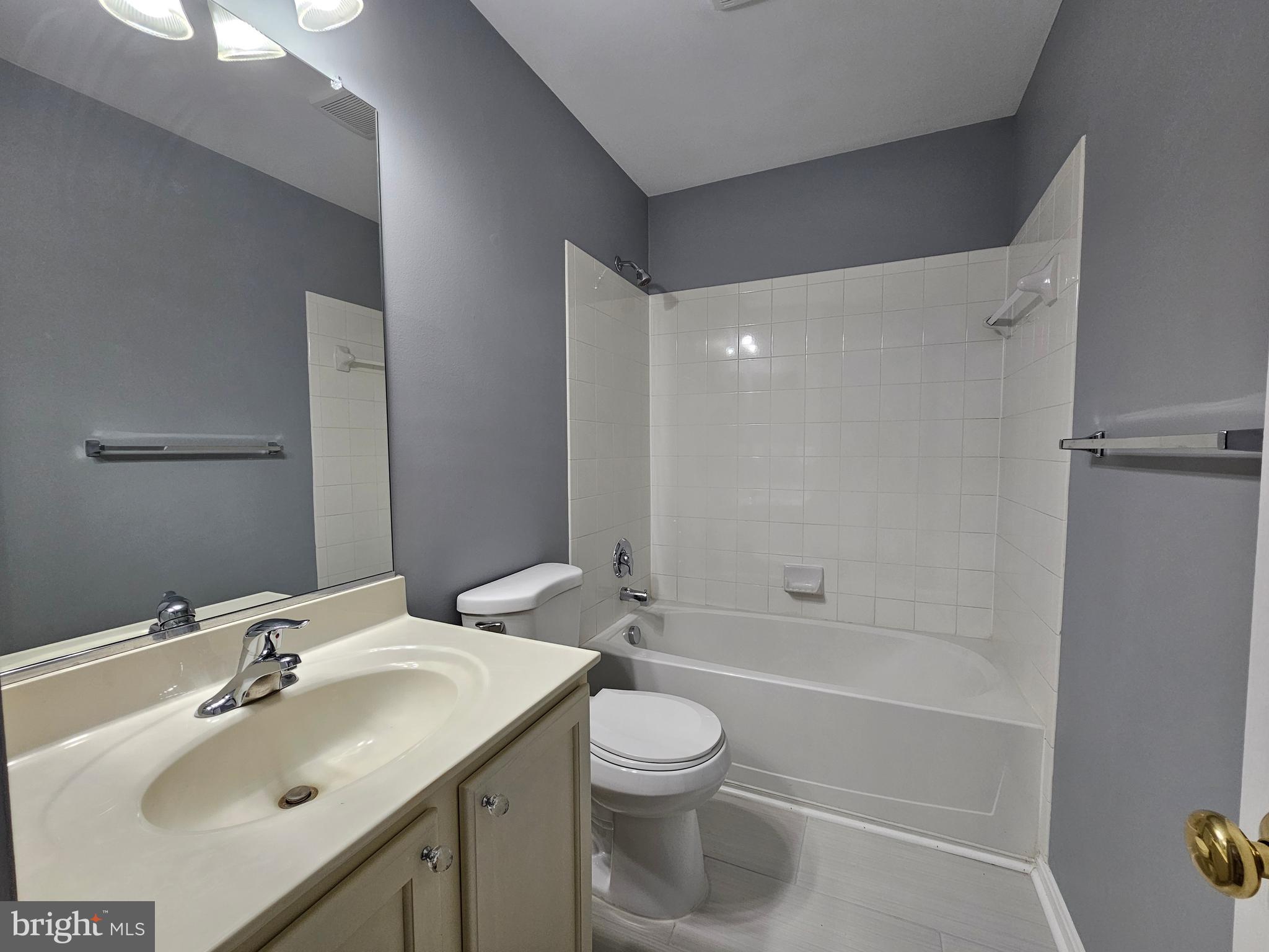 HARBOR POINTE - Residential