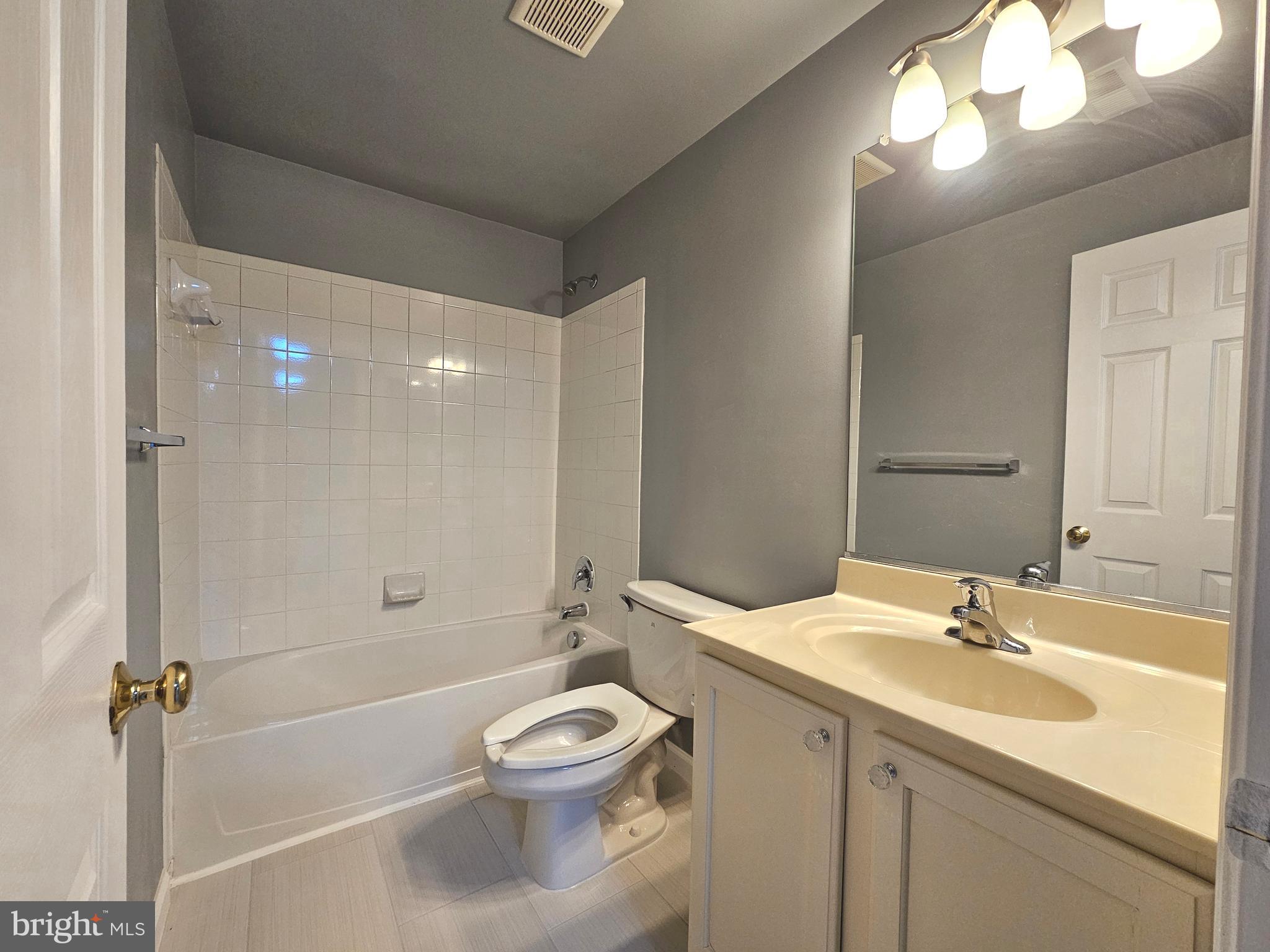 HARBOR POINTE - Residential