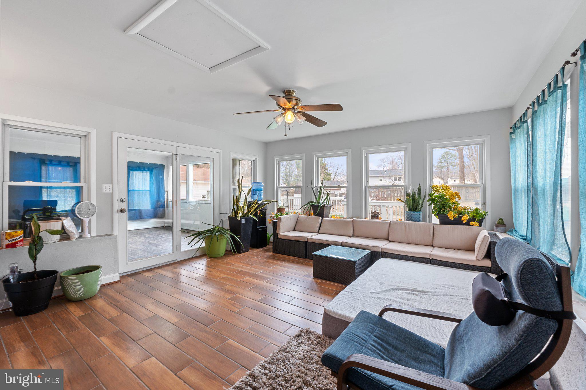 DALE CITY - Residential Lease