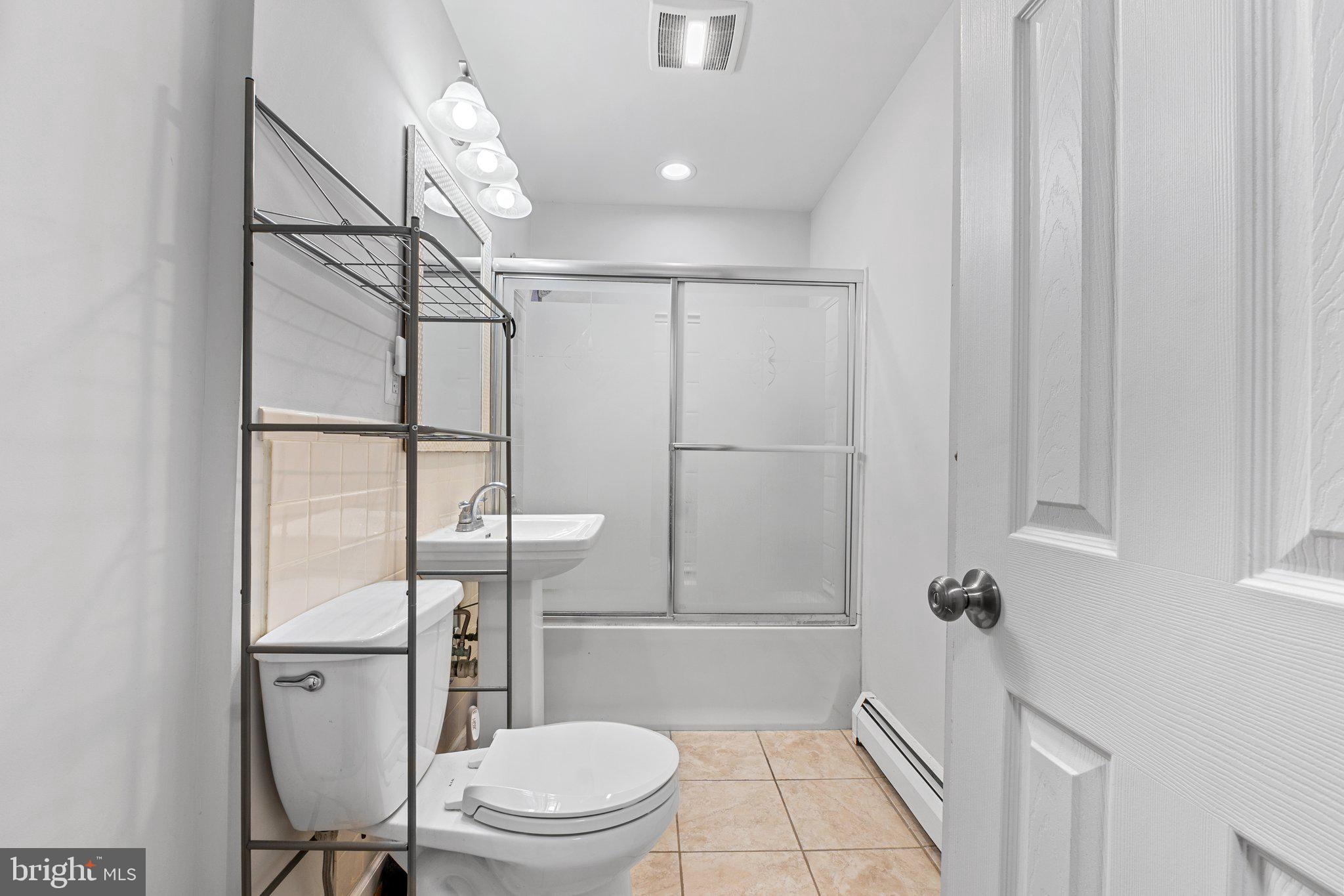 DALE CITY - Residential Lease