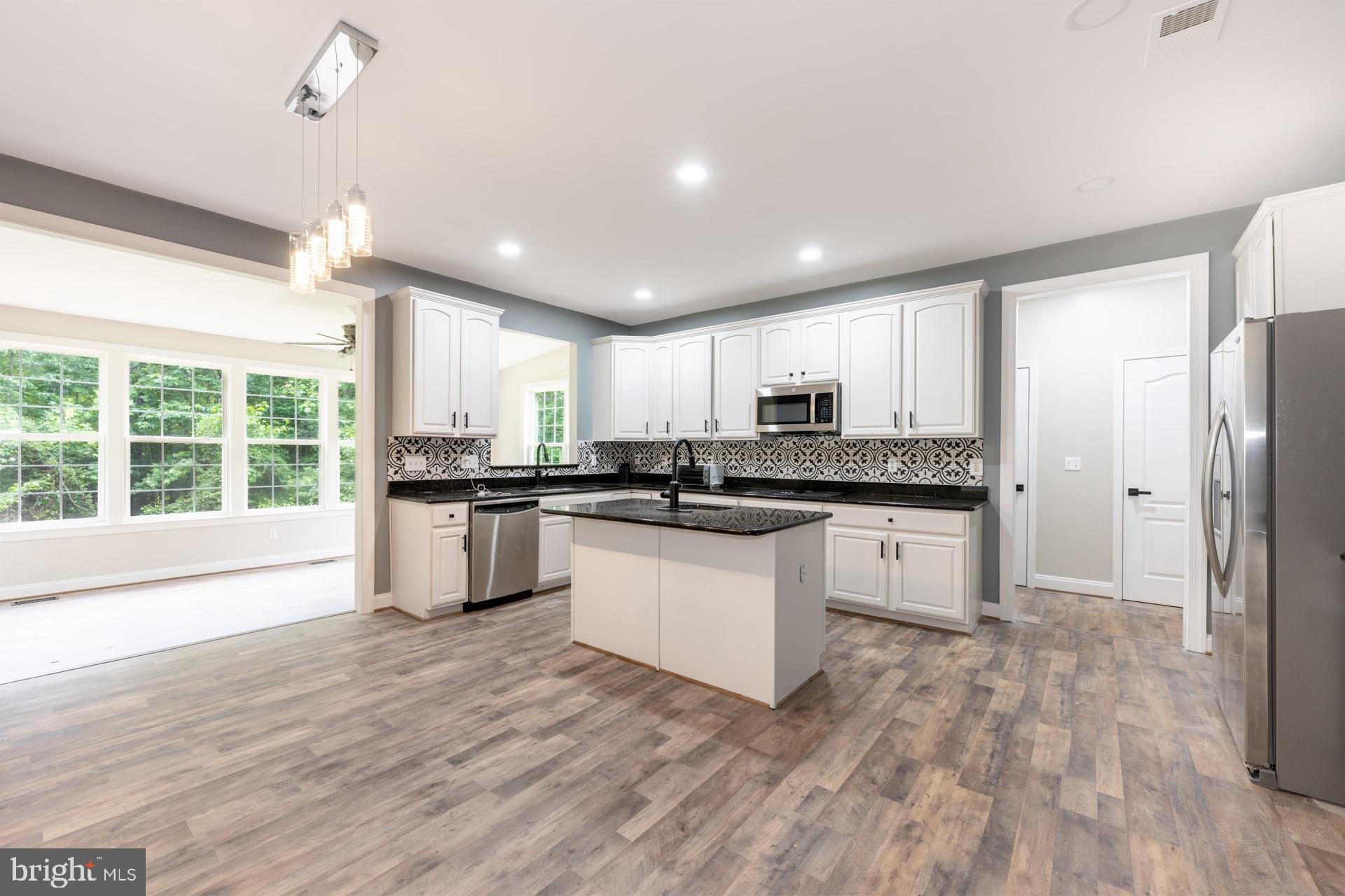 SHADY ACRES - Residential