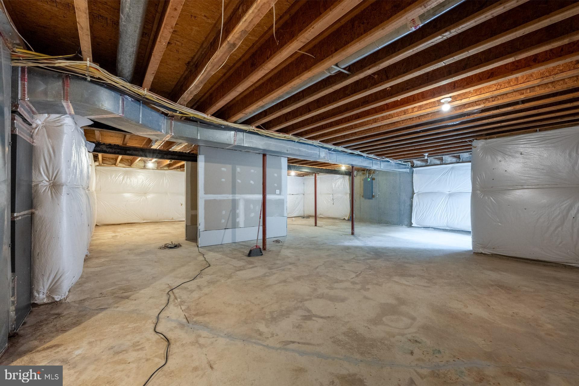 SHADY ACRES - Residential