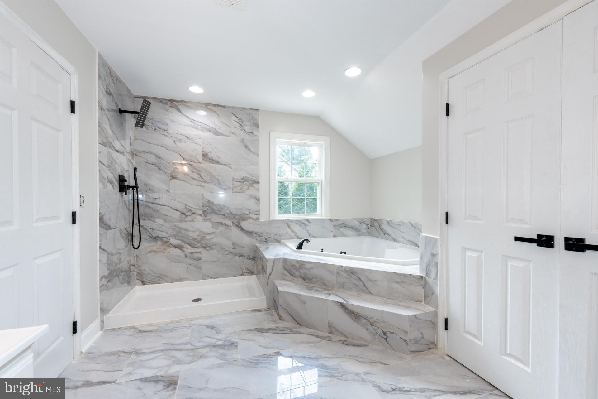 SHADY ACRES - Residential