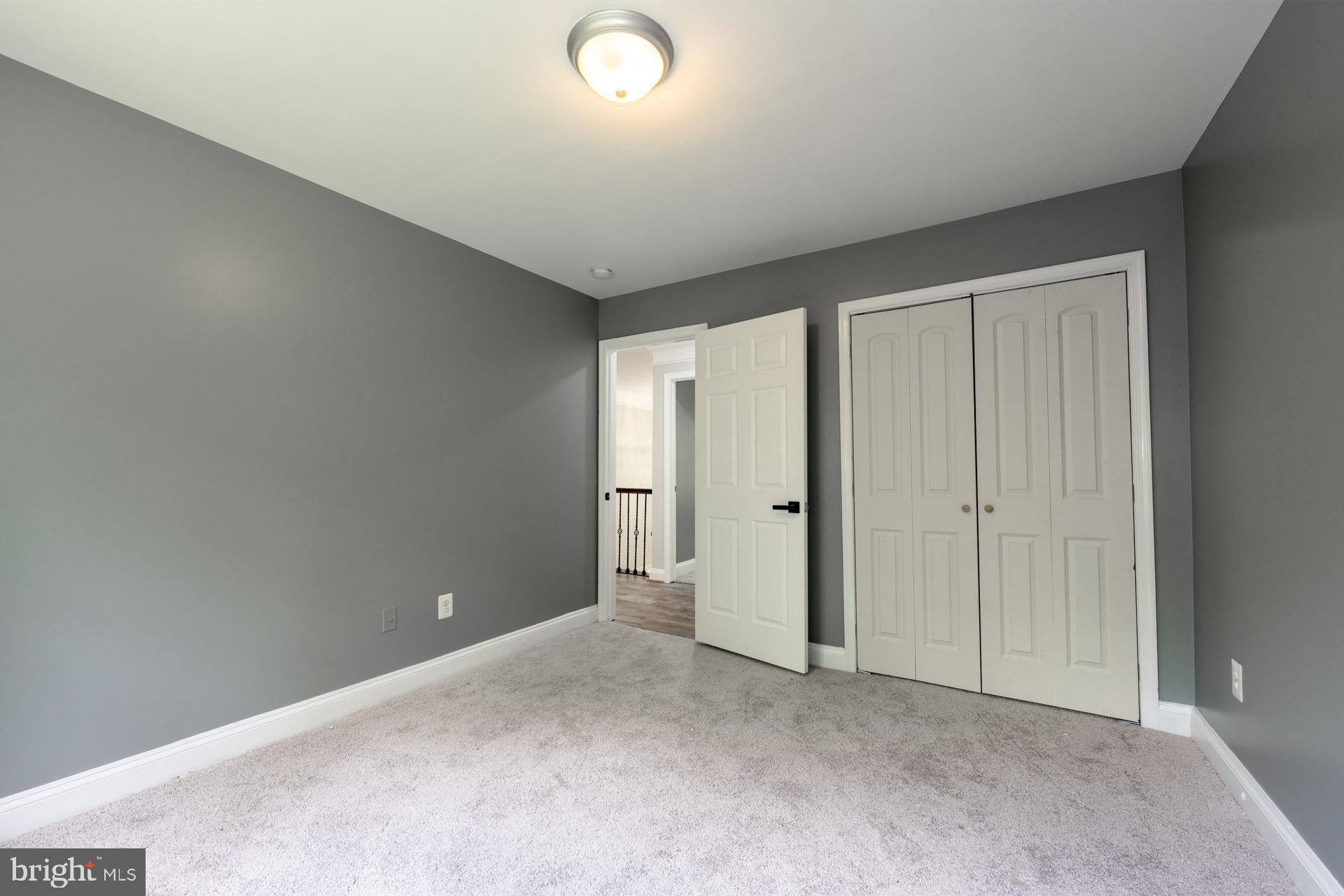 SHADY ACRES - Residential