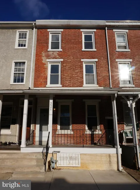 221 E Wood Street, Norristown, PA MLS: PAMC2169326