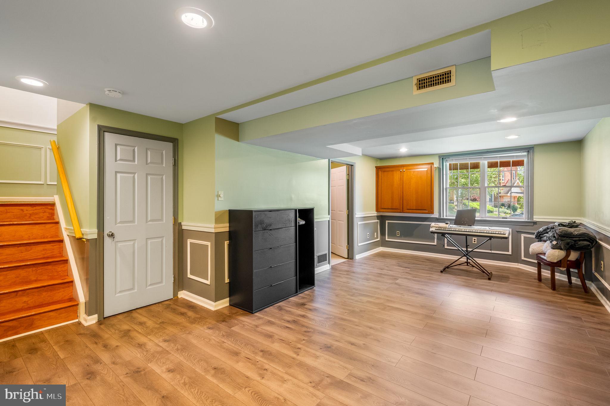 CHARLESTOWNE - Residential