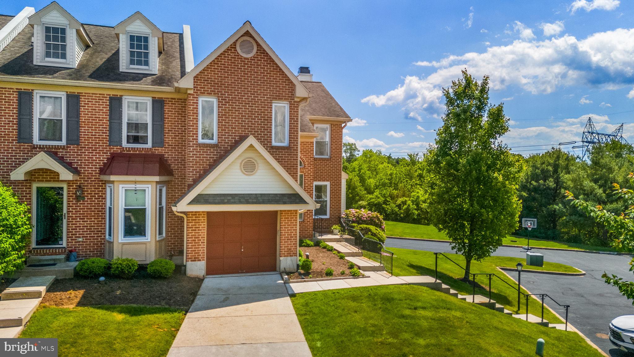 CHARLESTOWNE - Residential