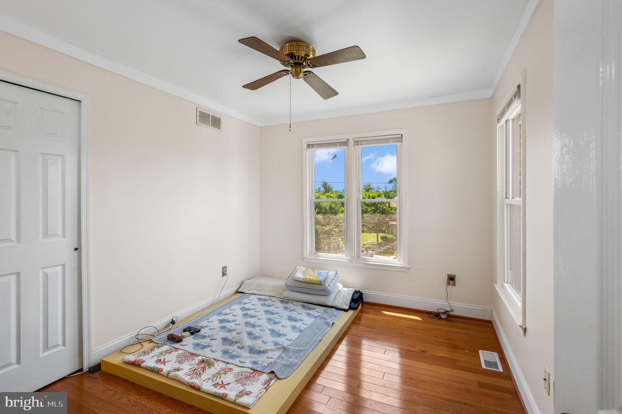 CHARLESTOWNE - Residential