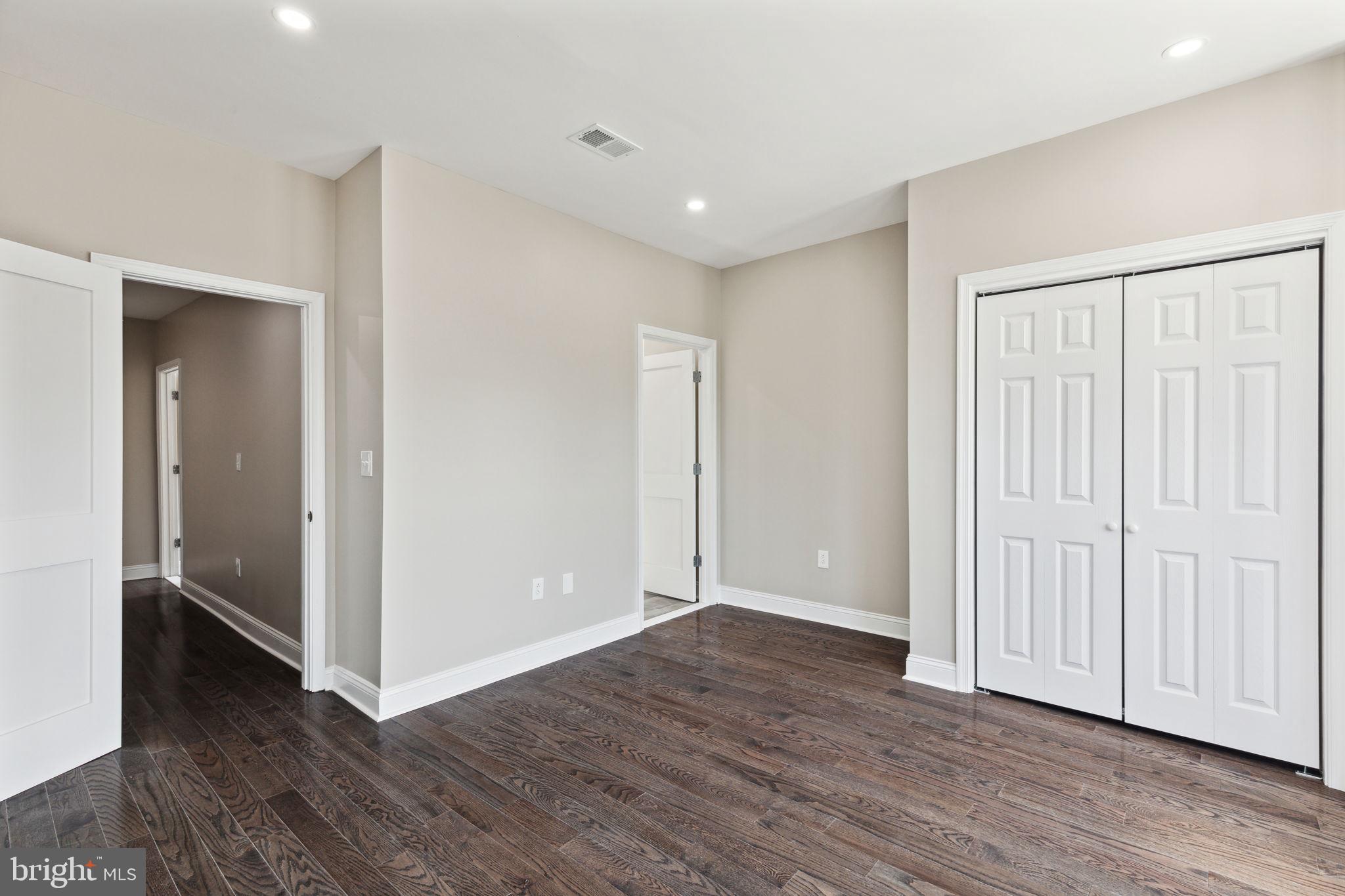 GIRARD ESTATES - Residential