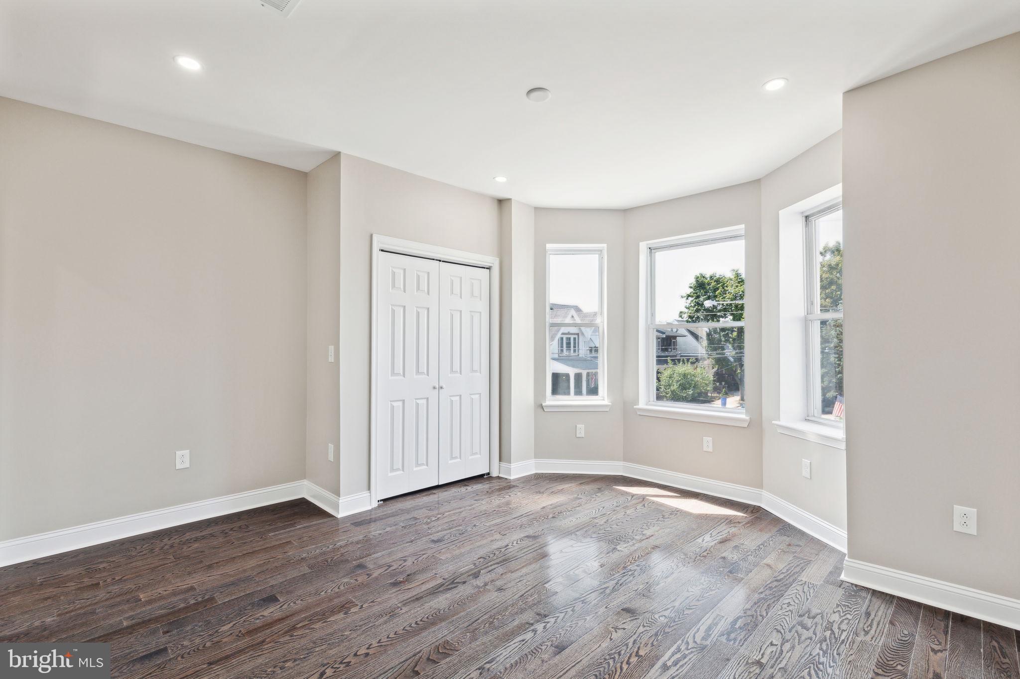 GIRARD ESTATES - Residential