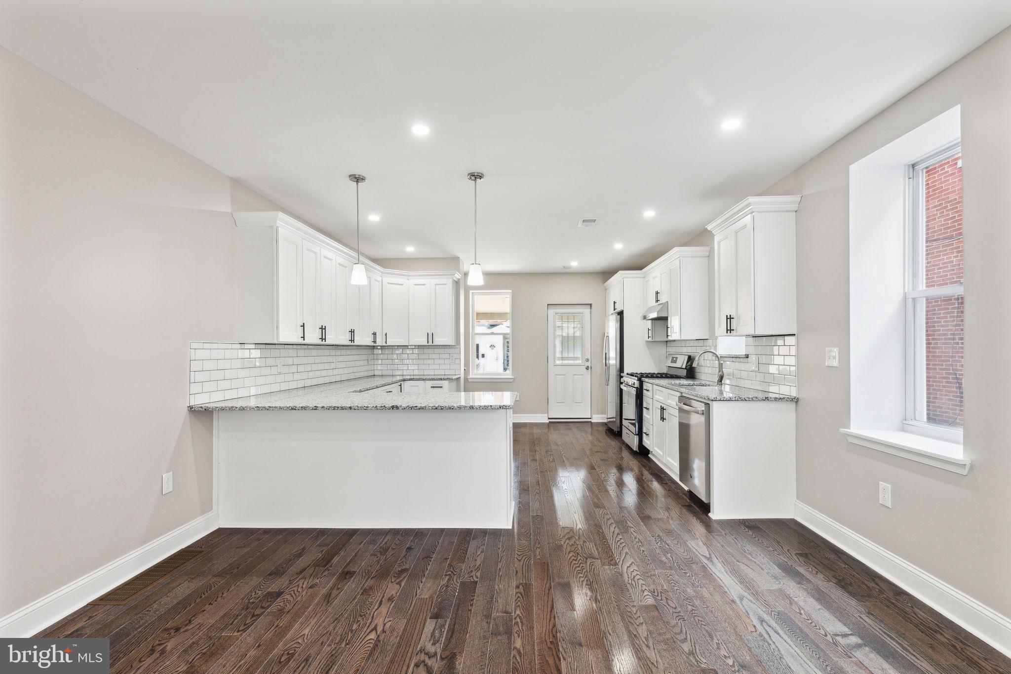 GIRARD ESTATES - Residential