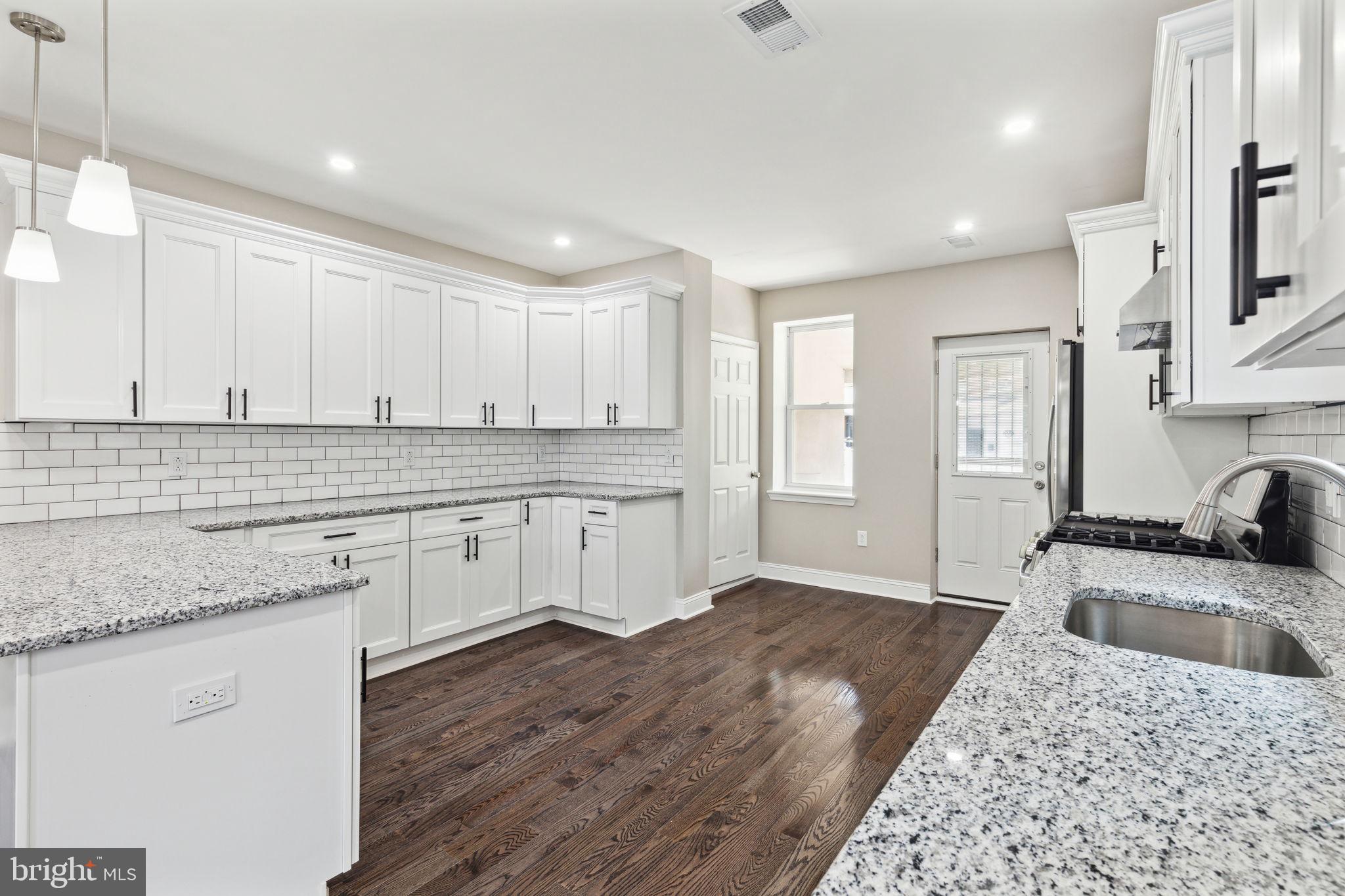 GIRARD ESTATES - Residential