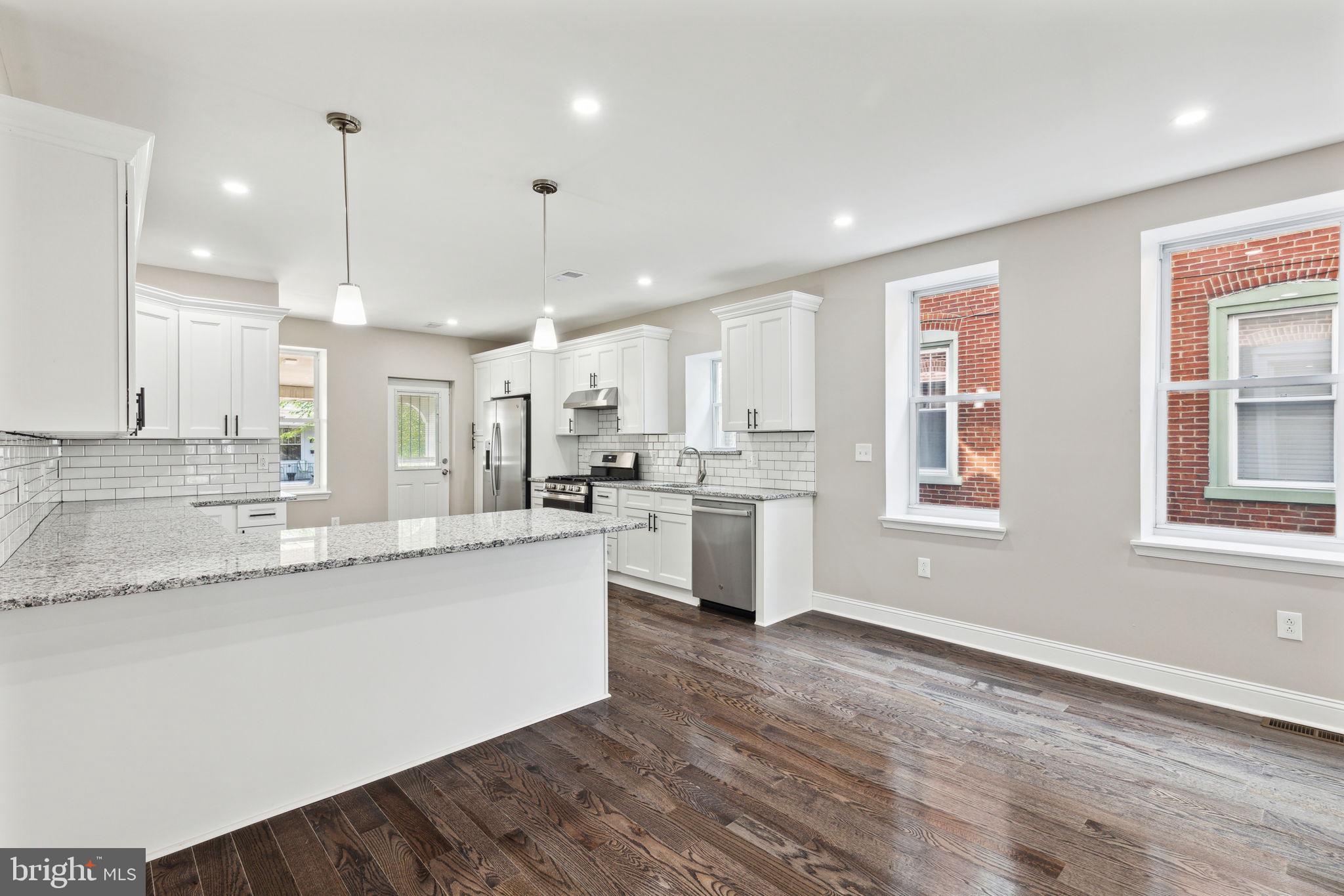 GIRARD ESTATES - Residential