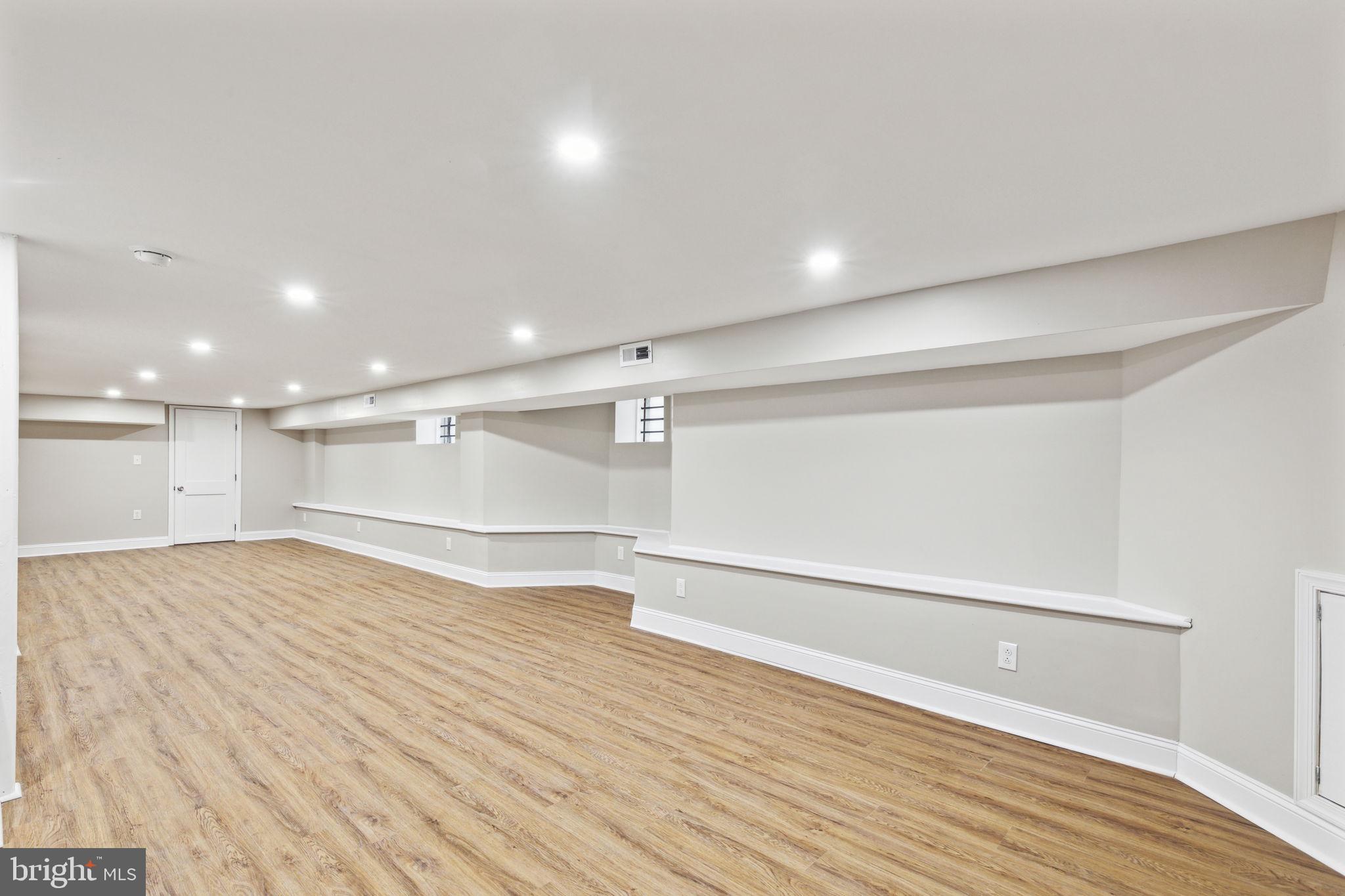 GIRARD ESTATES - Residential