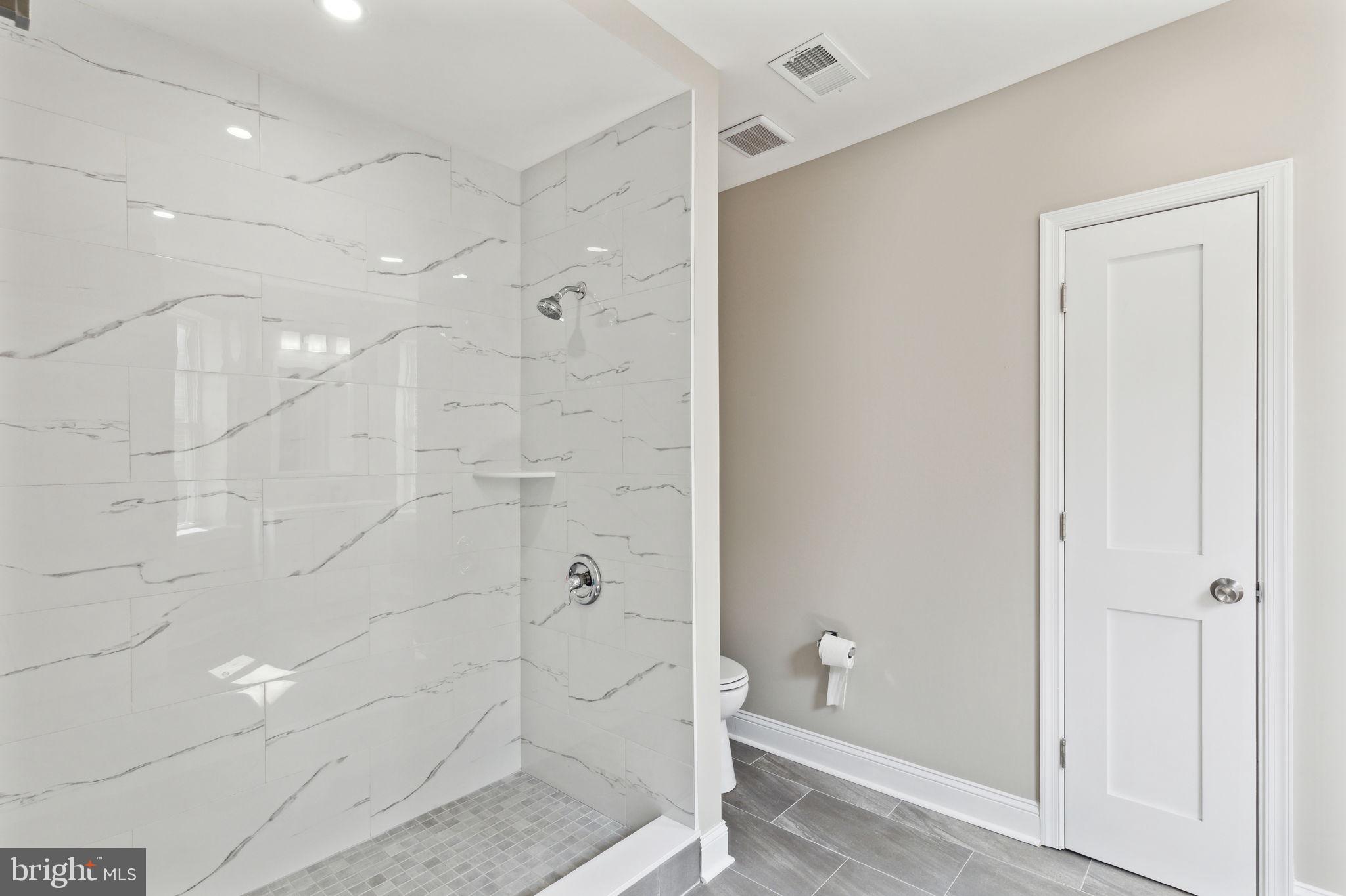 GIRARD ESTATES - Residential