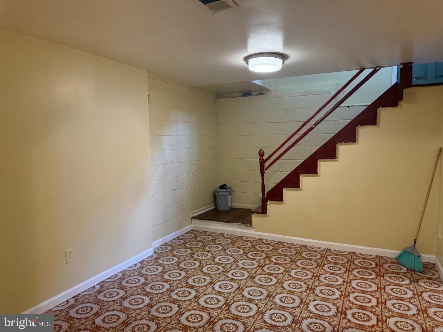 ROGERS HEIGHTS - Residential