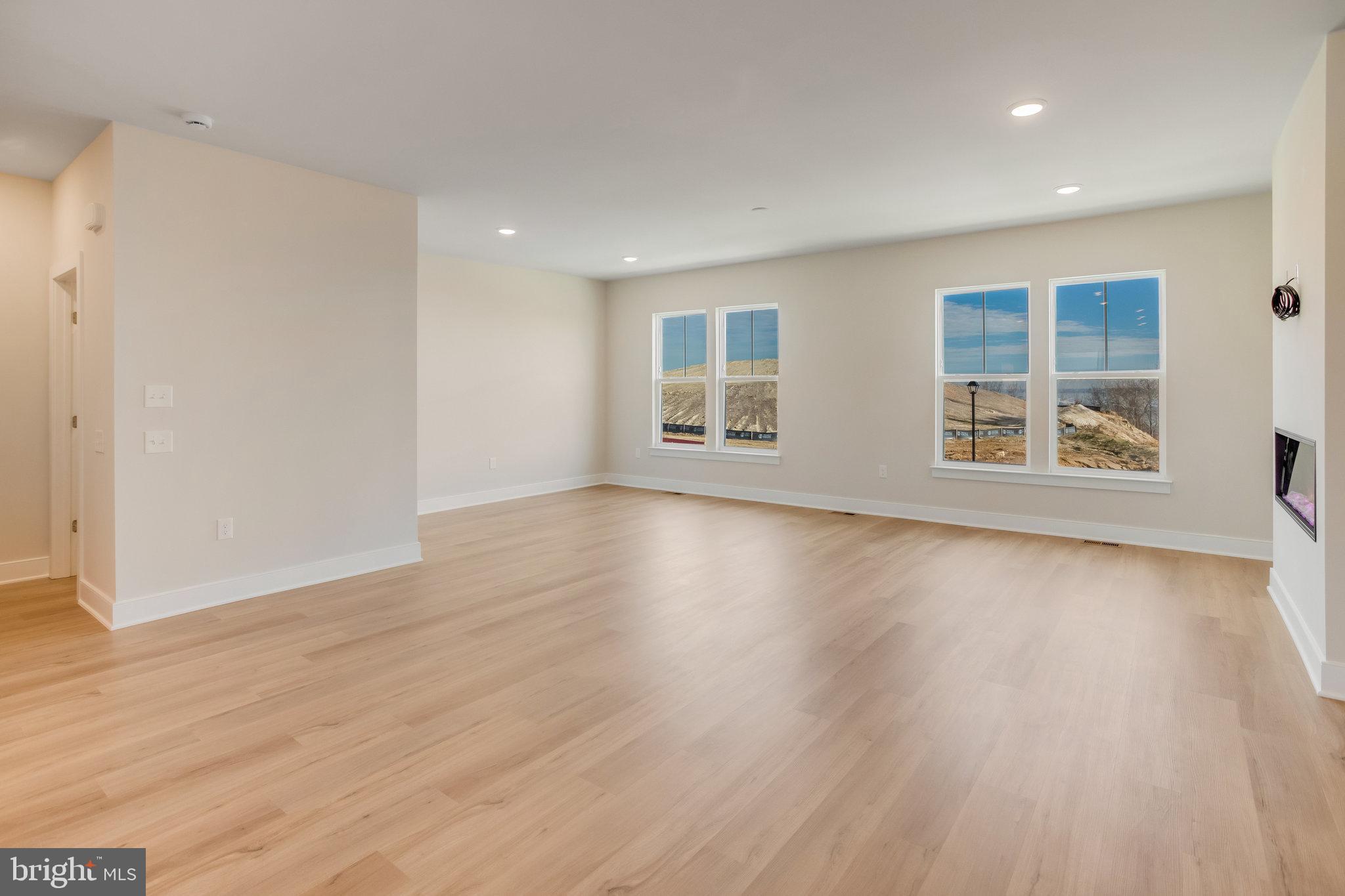 POTOMAC SHORES - Residential Lease