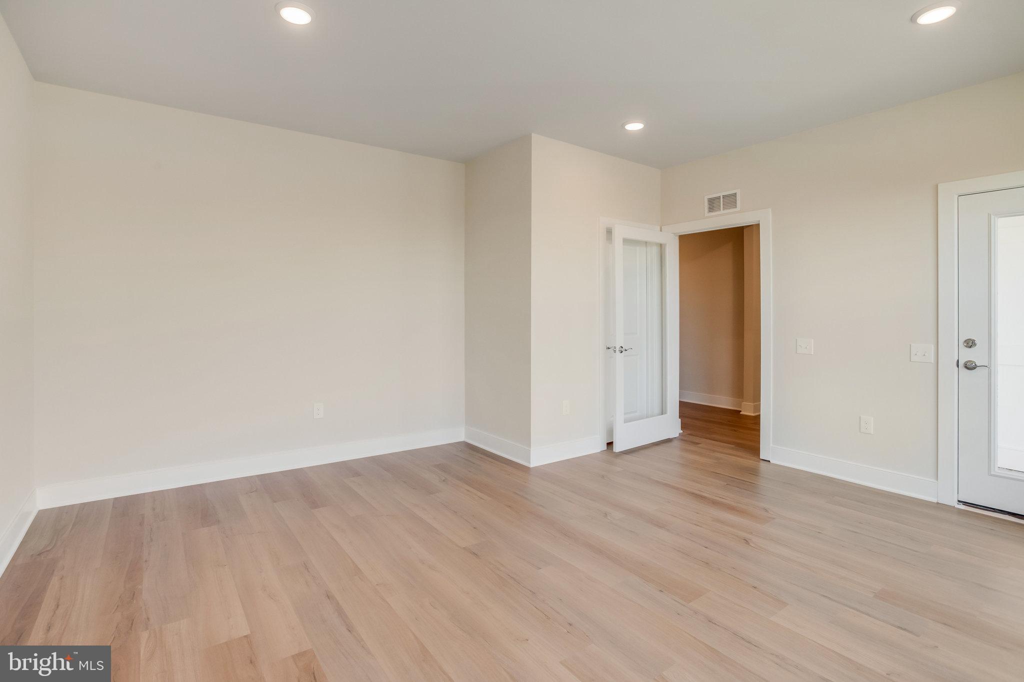 POTOMAC SHORES - Residential Lease